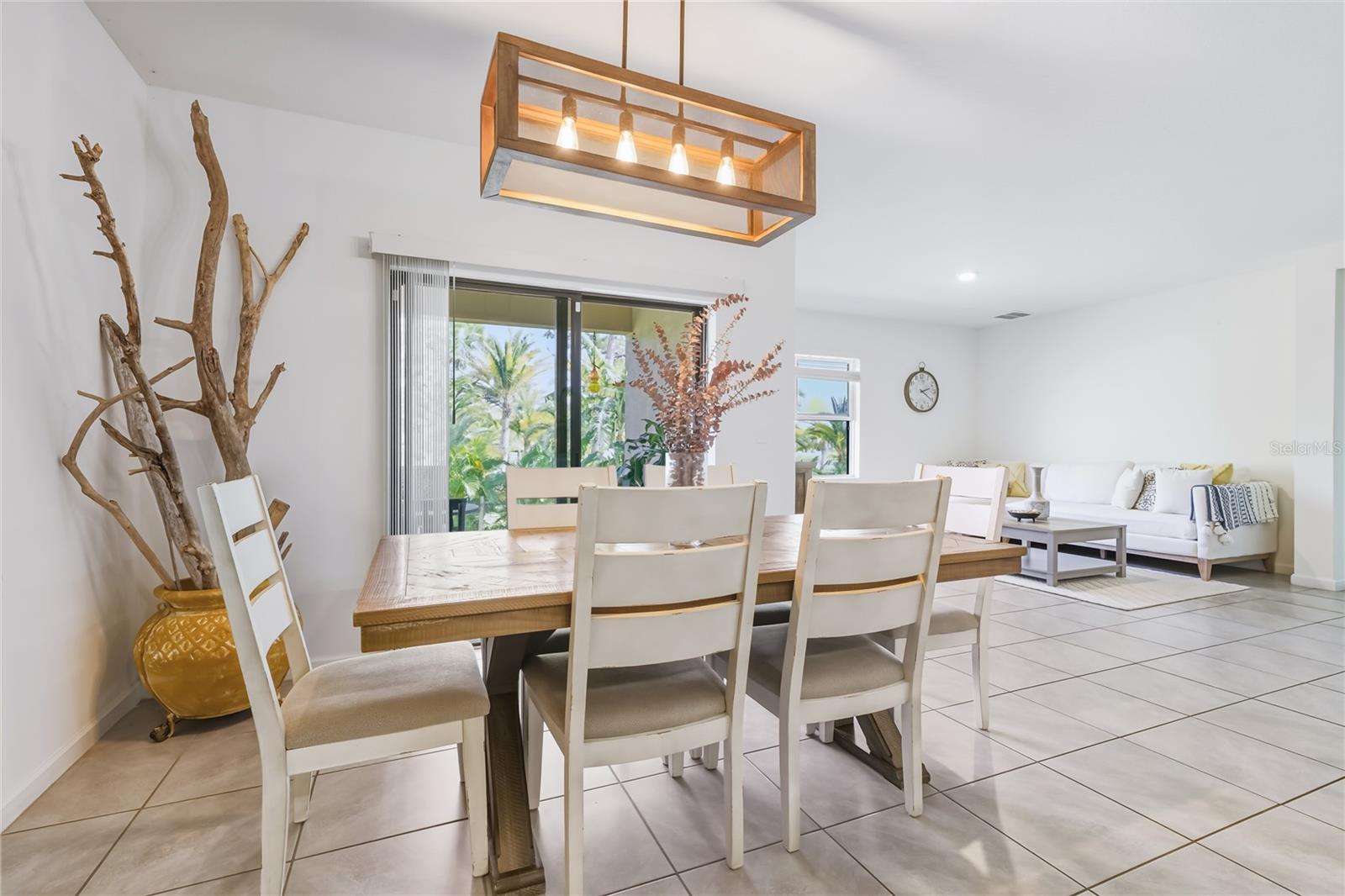 Image 7 of 28 For 7339 Tourmaline Drive