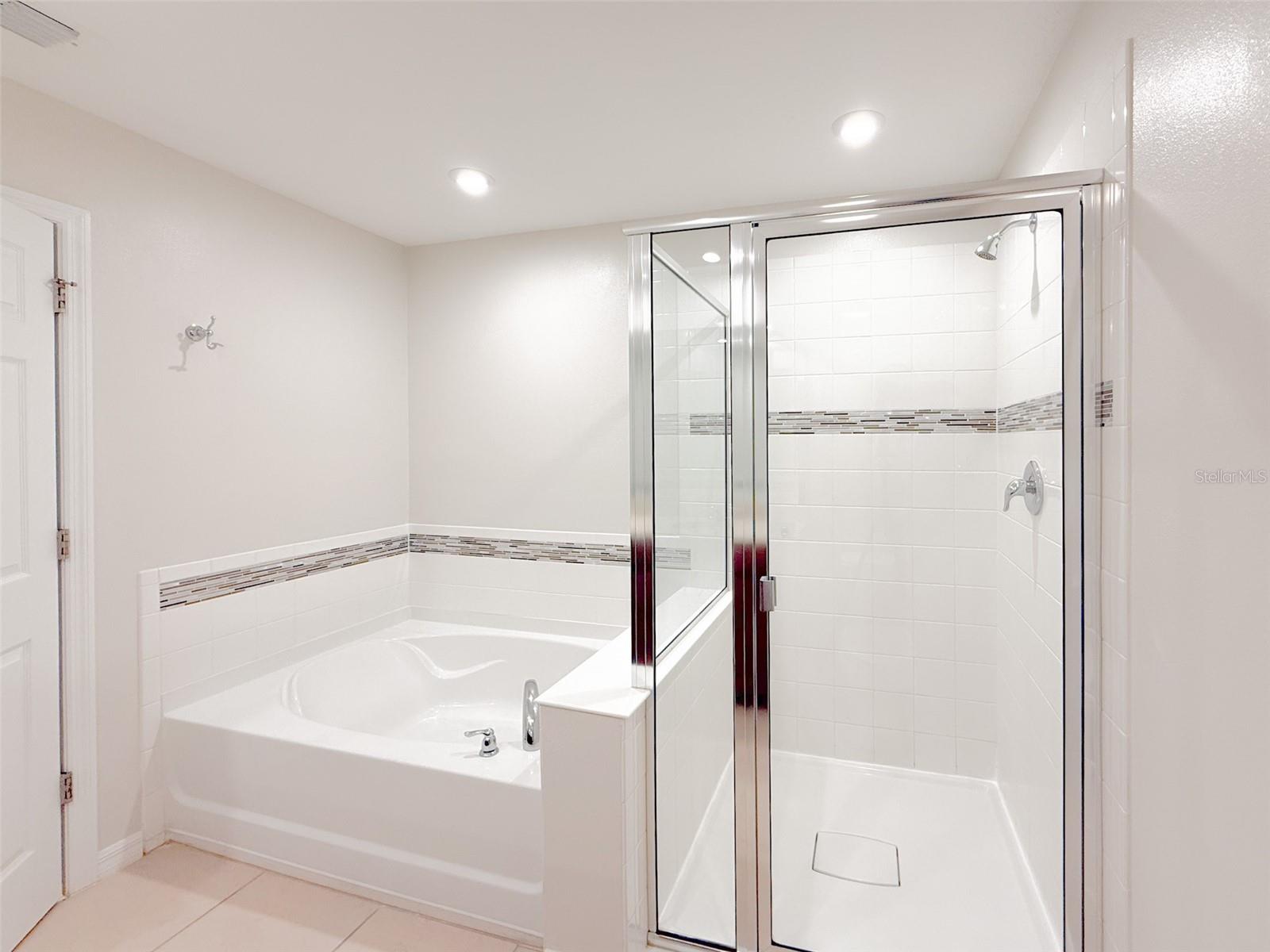 Image 25 of 29 For 2459 Varenna Loop