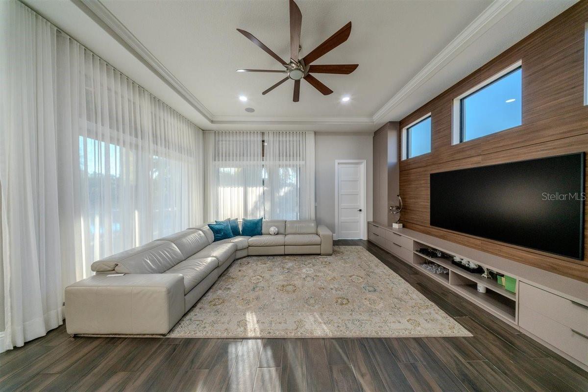 Image 37 of 77 For 4303 Isabella Circle