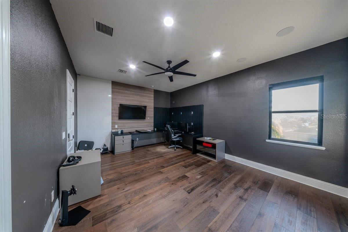 Image 51 of 77 For 4303 Isabella Circle