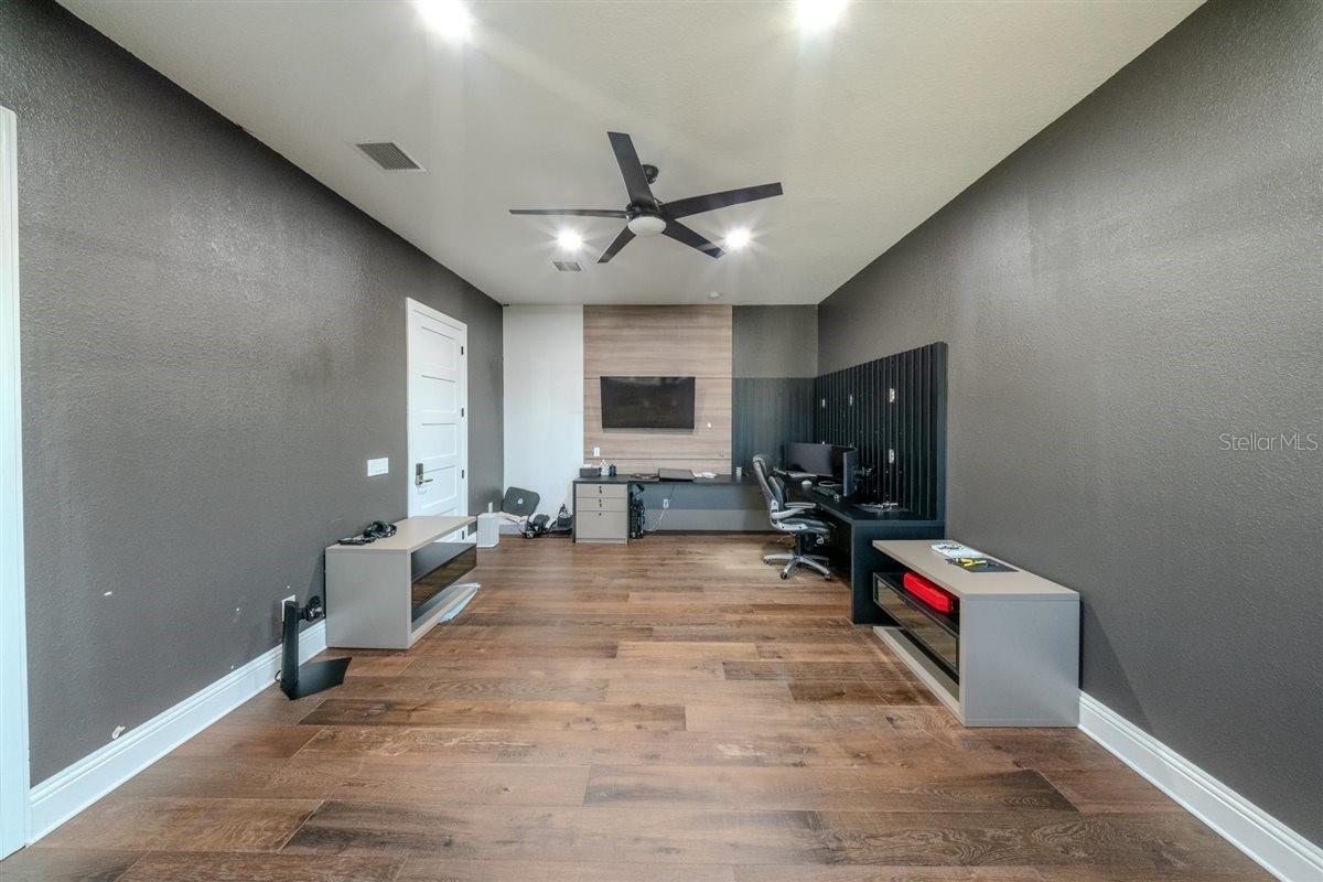 Image 53 of 77 For 4303 Isabella Circle