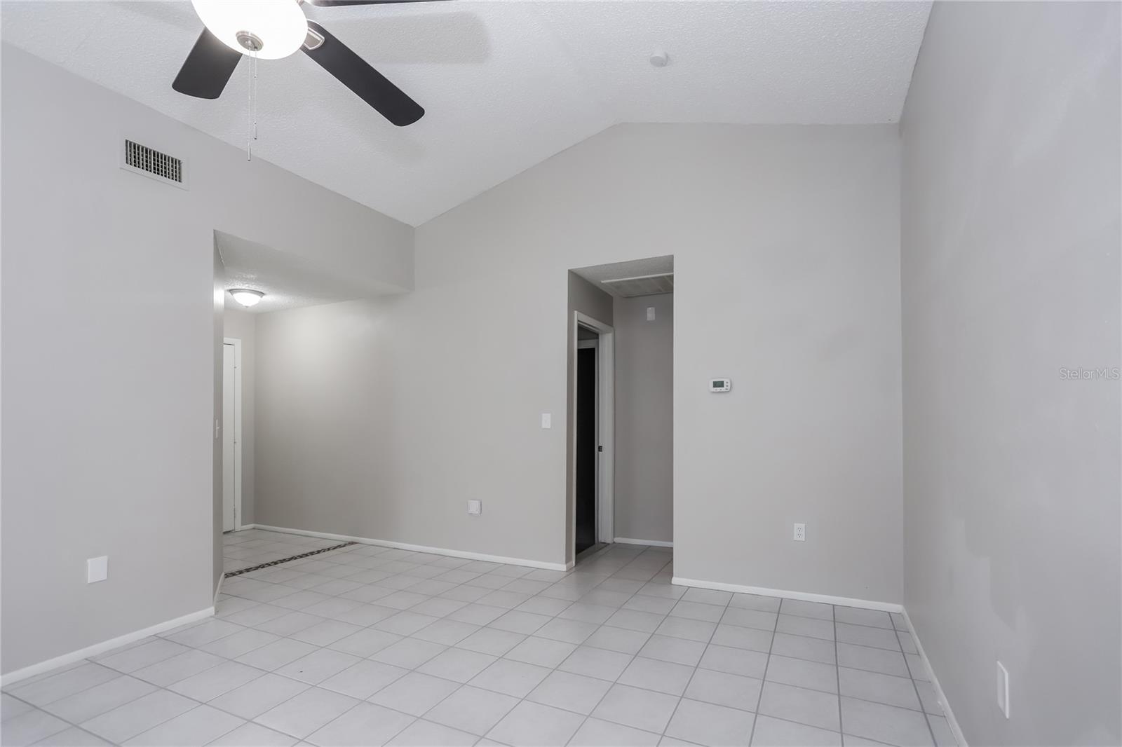 Image 2 of 16 For 834 Cinnamon Drive