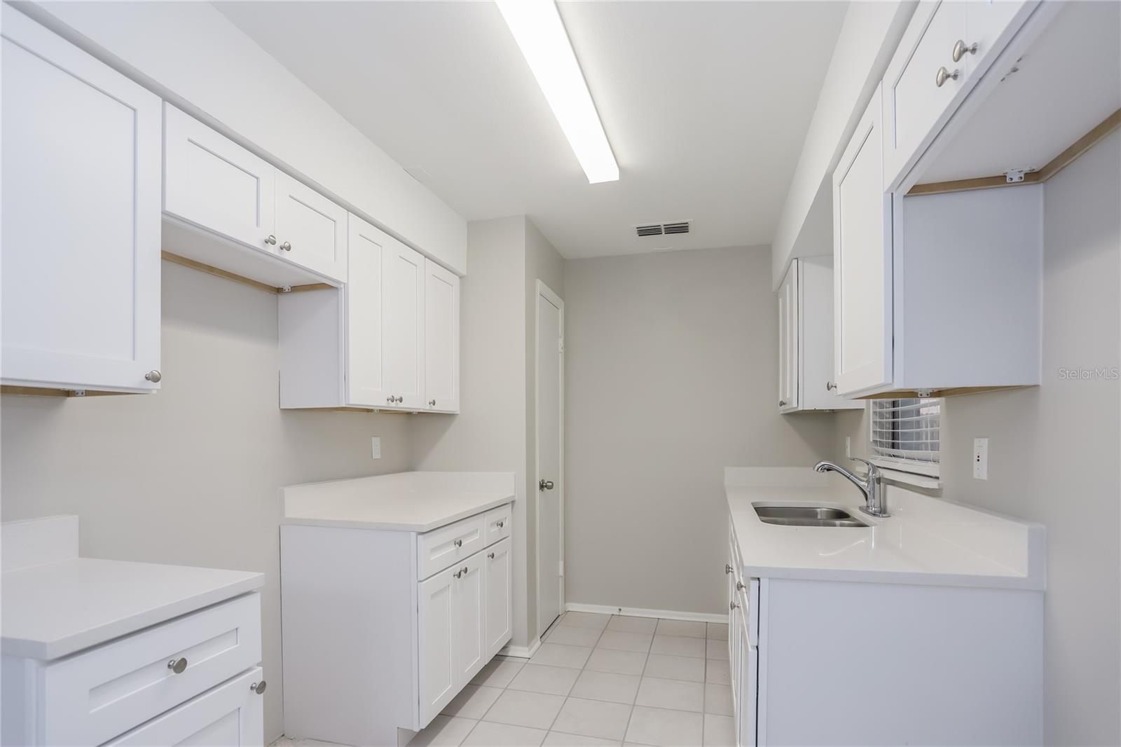 Image 4 of 16 For 834 Cinnamon Drive