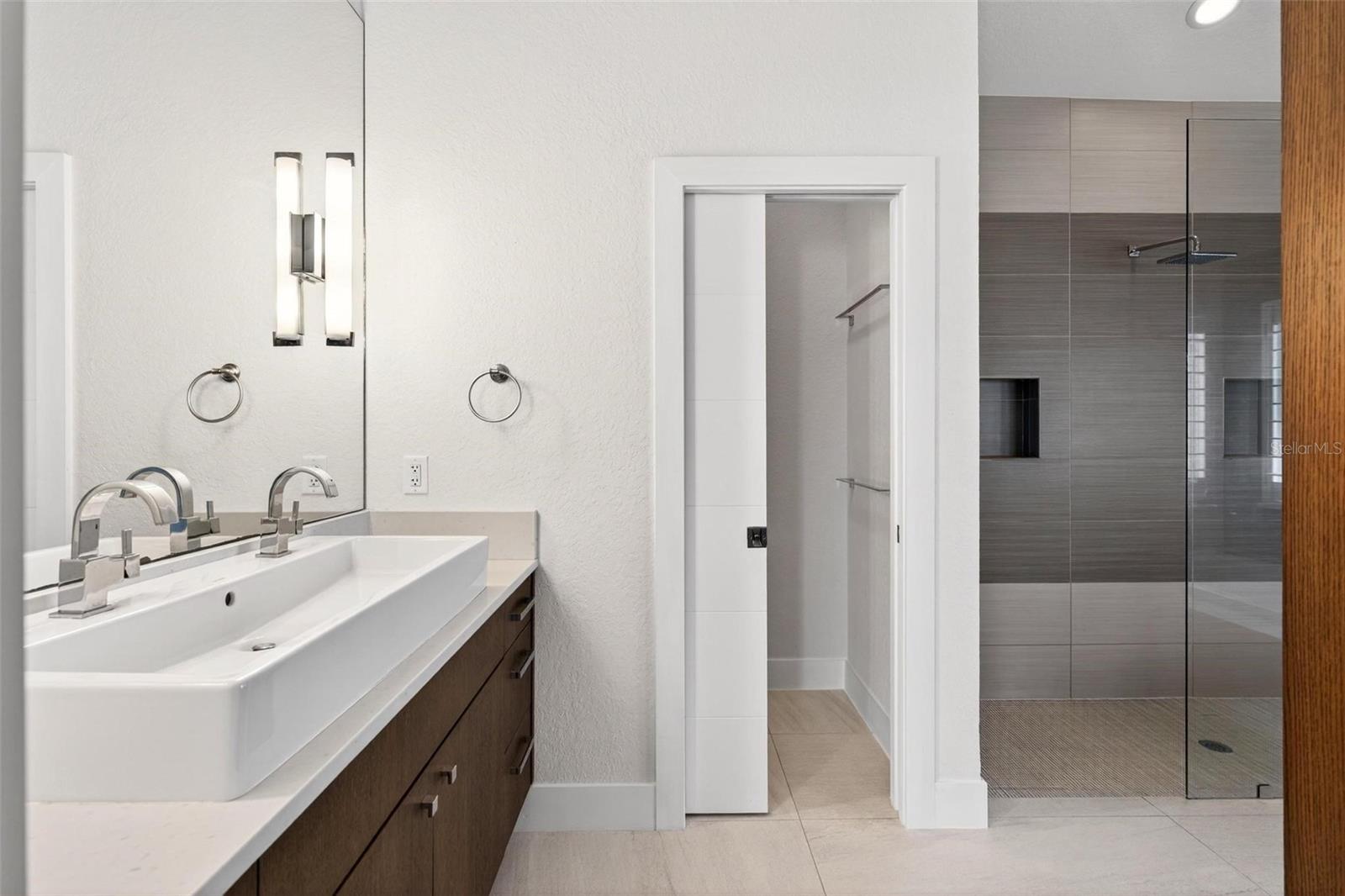 Image 16 of 44 For 7737 Swiss Fairways Ave