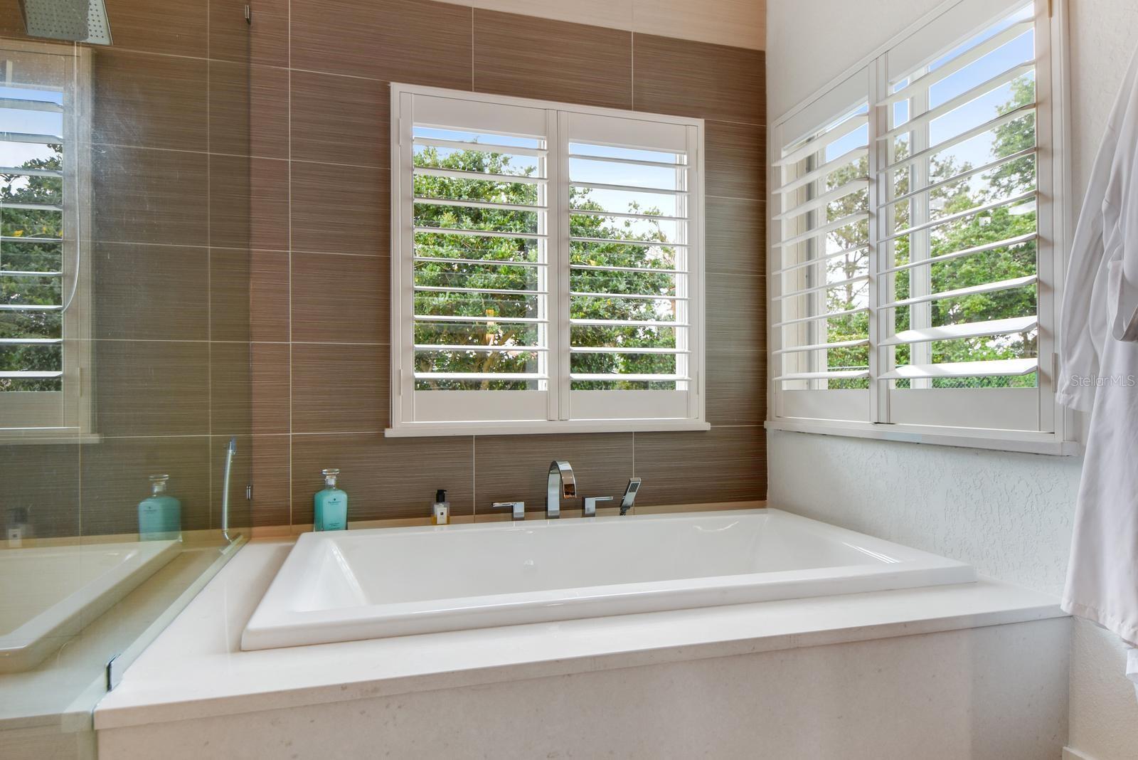 Image 20 of 44 For 7737 Swiss Fairways Ave