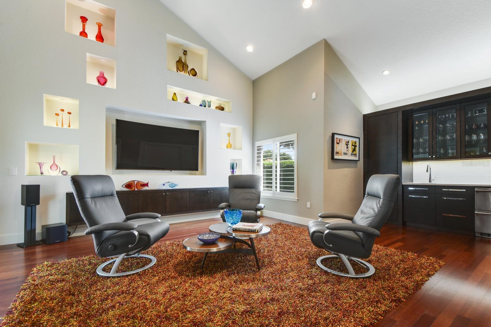 Image 22 of 44 For 7737 Swiss Fairways Ave