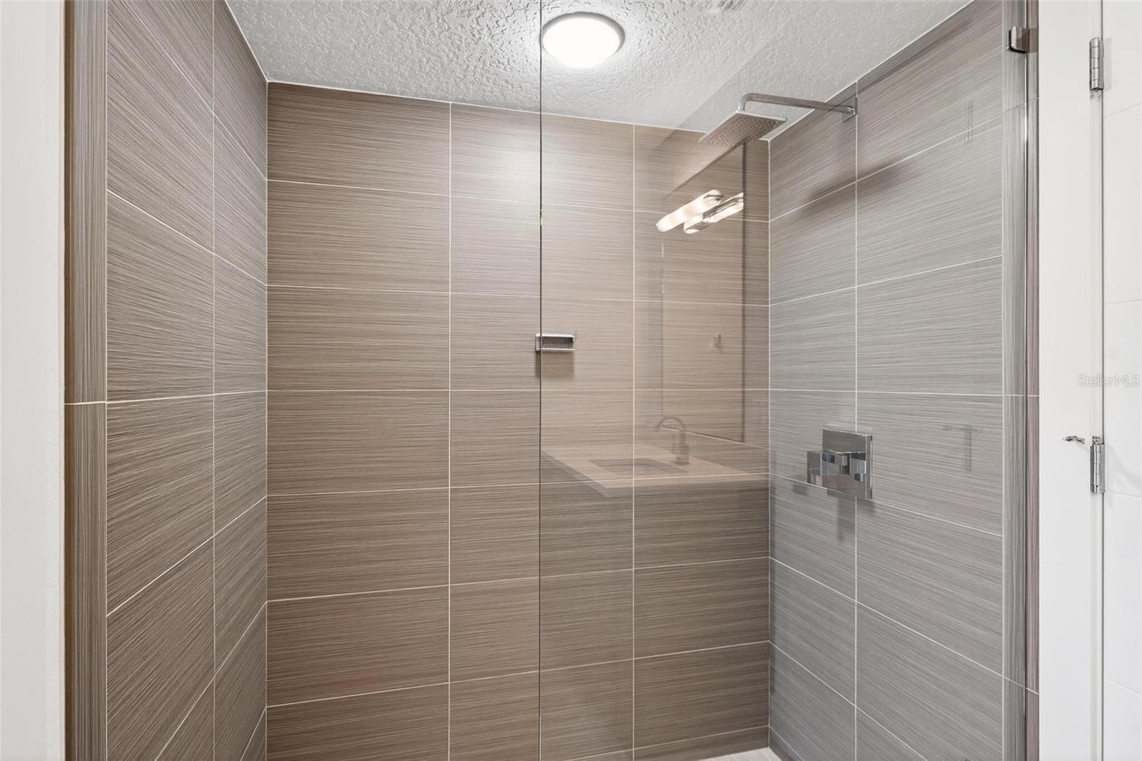 Image 28 of 44 For 7737 Swiss Fairways Ave