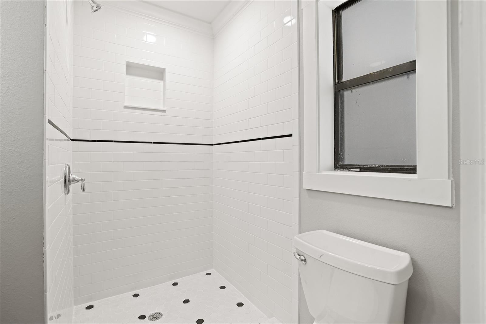 Image 12 of 18 For 5412 Hermosa Street