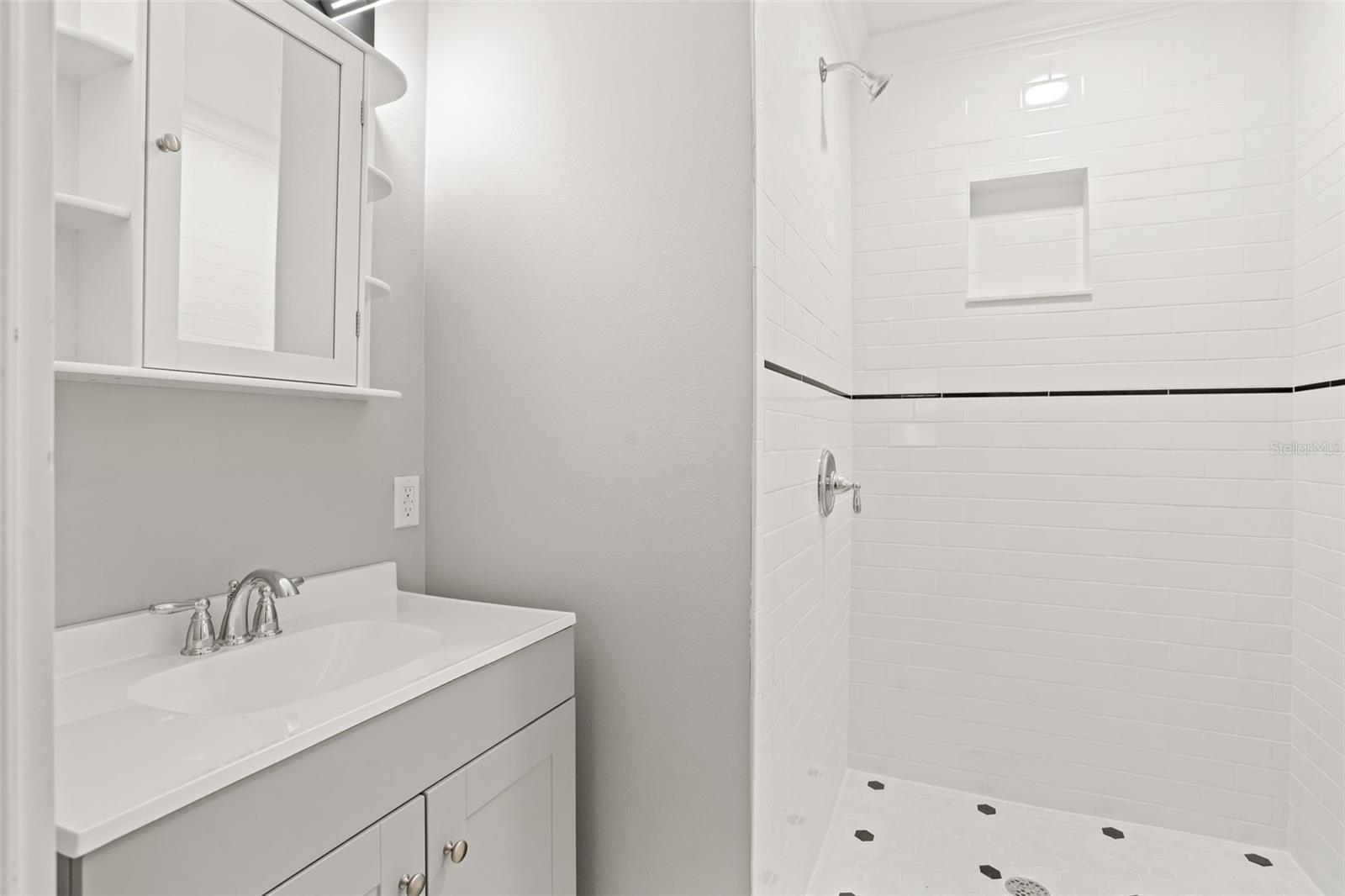 Image 13 of 18 For 5412 Hermosa Street