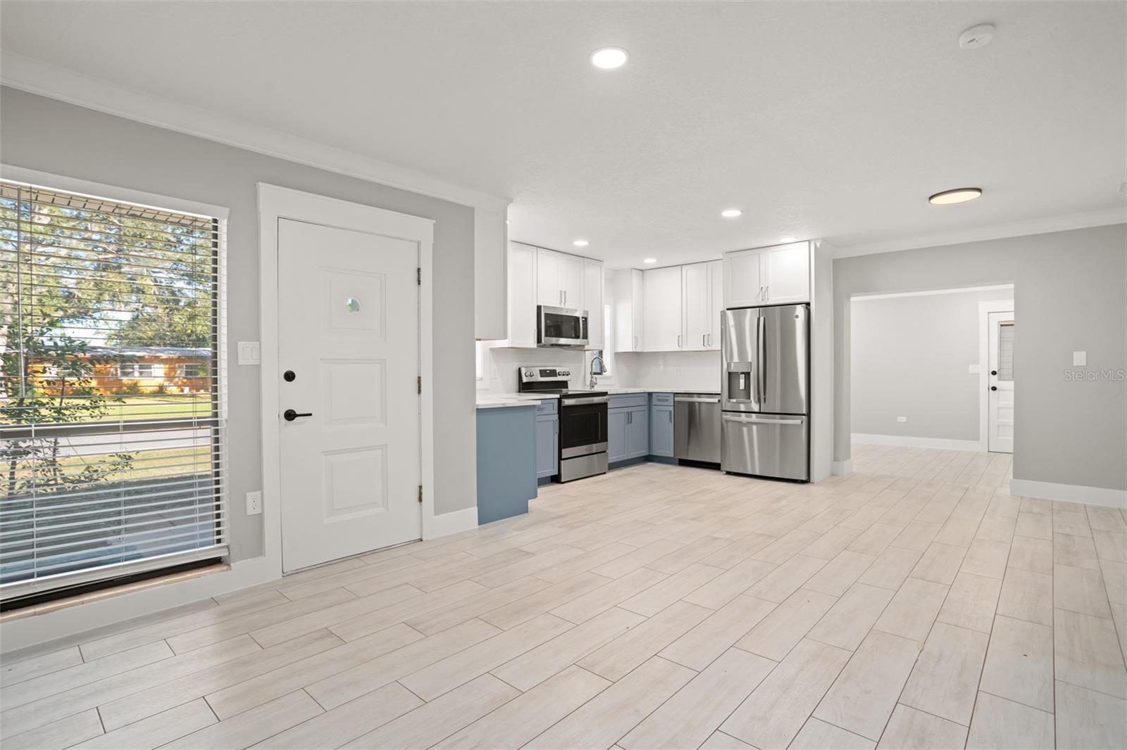 Image 3 of 18 For 5412 Hermosa Street