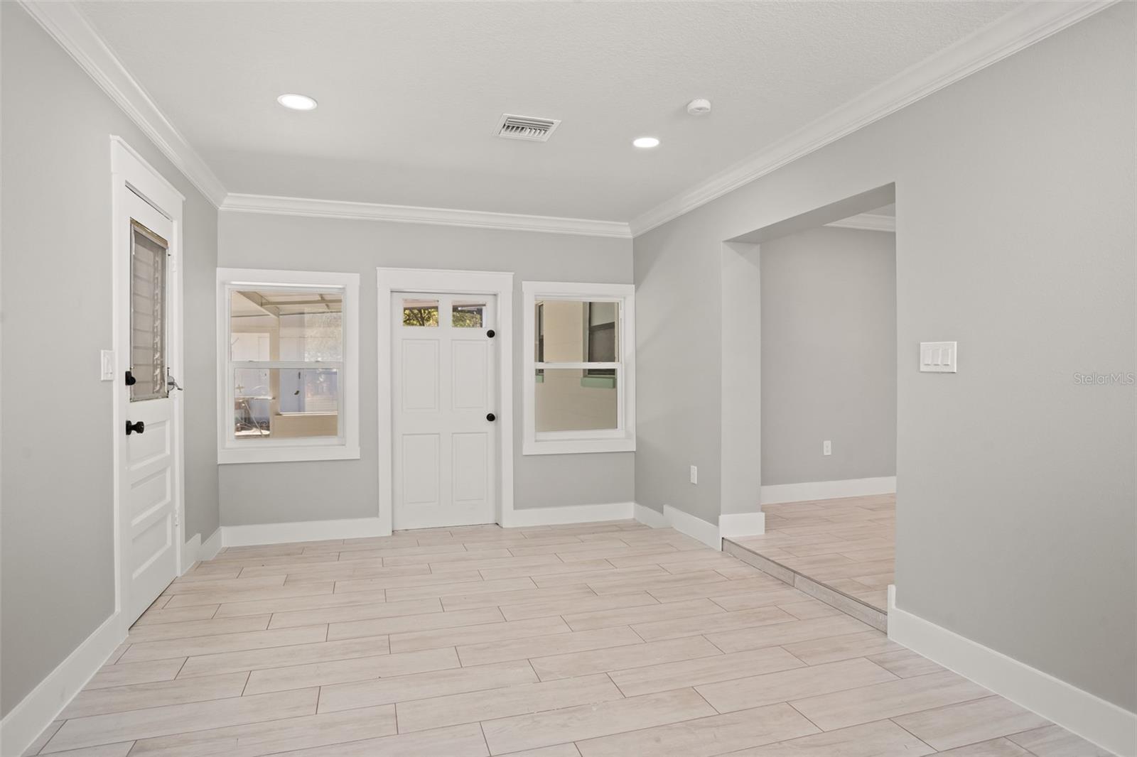 Image 7 of 18 For 5412 Hermosa Street