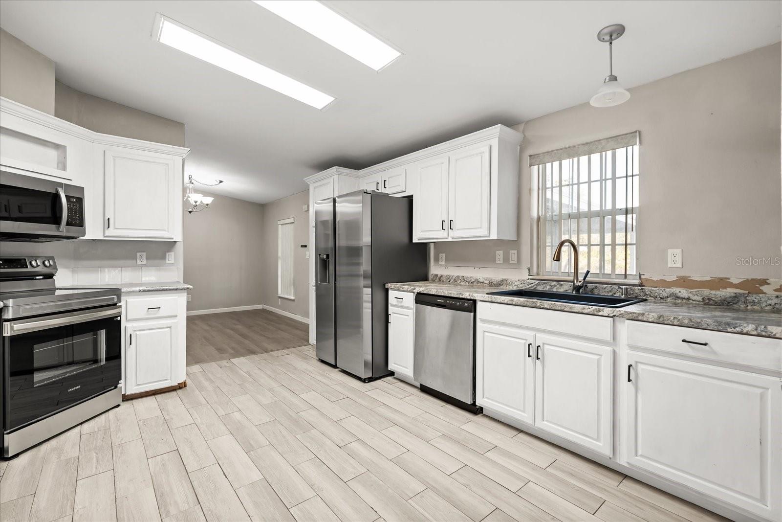 Image 5 of 32 For 2024 Lemon Drive