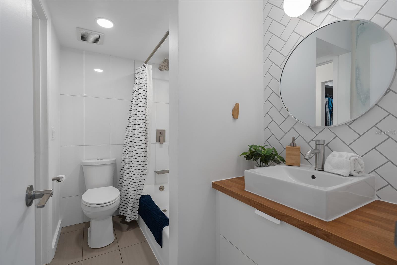 Image 22 of 40 For 4210 Lake Underhill Road 5