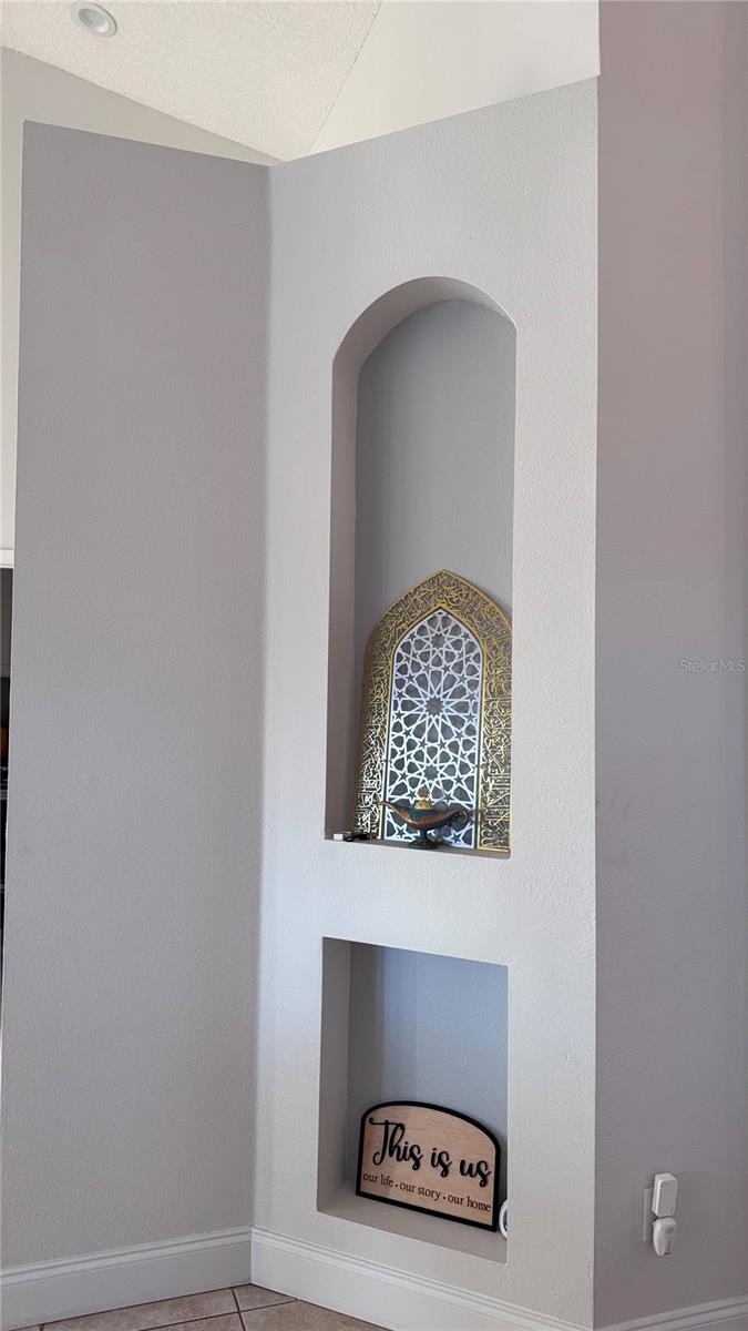 Image 12 of 21 For 1975 Florence Vista Boulevard