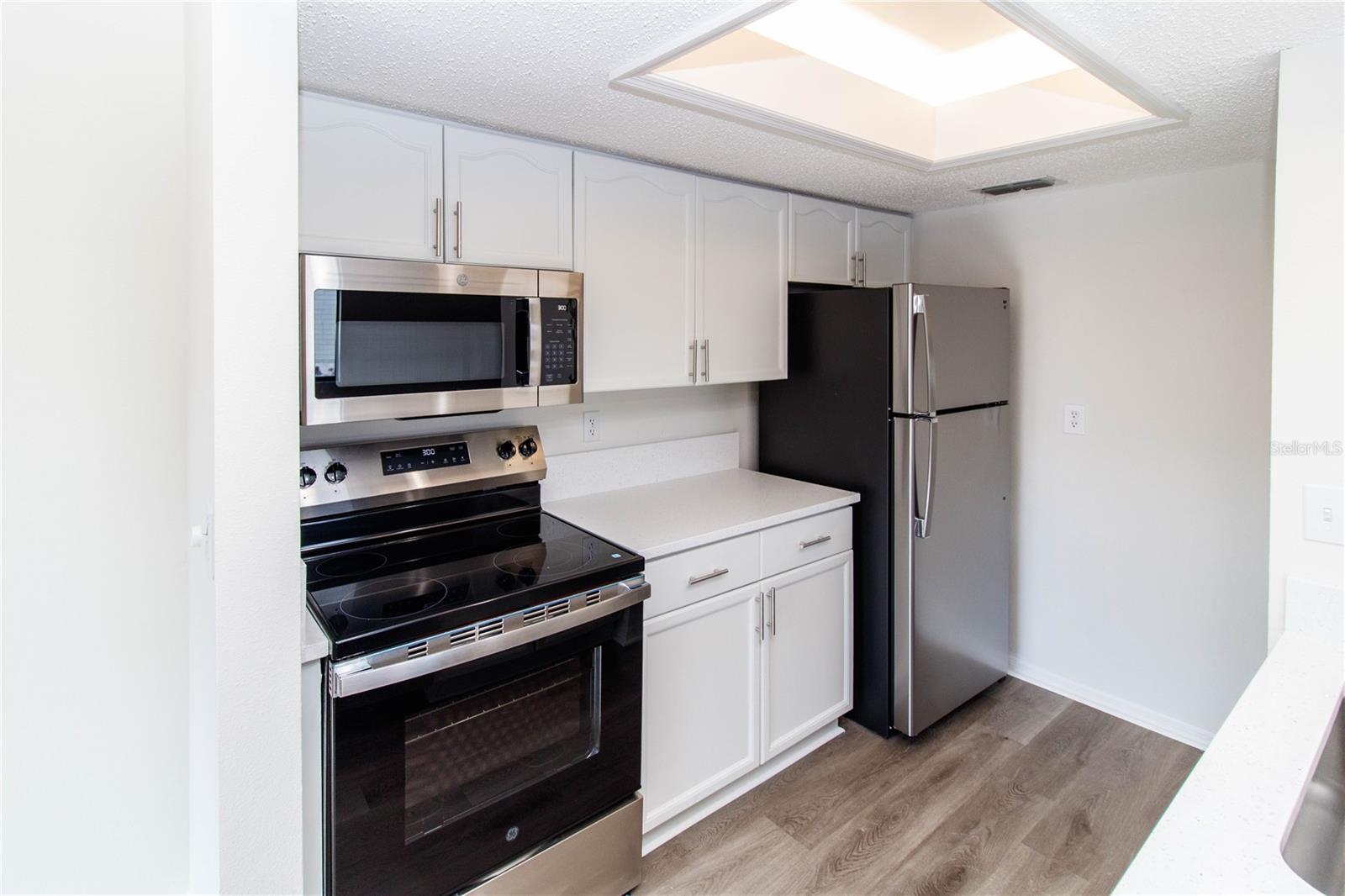 Image 14 of 33 For 2364 Hanover Drive