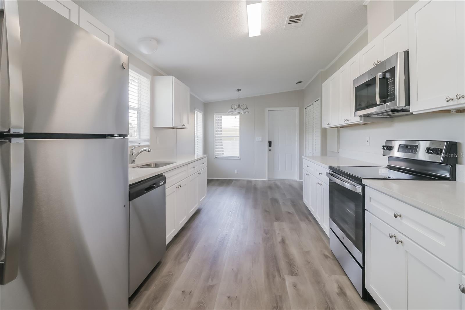 Image 5 of 16 For 4801 King Lake Drive