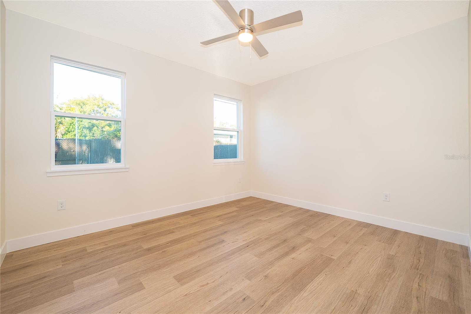 Image 13 of 24 For 200 Golden Days Drive