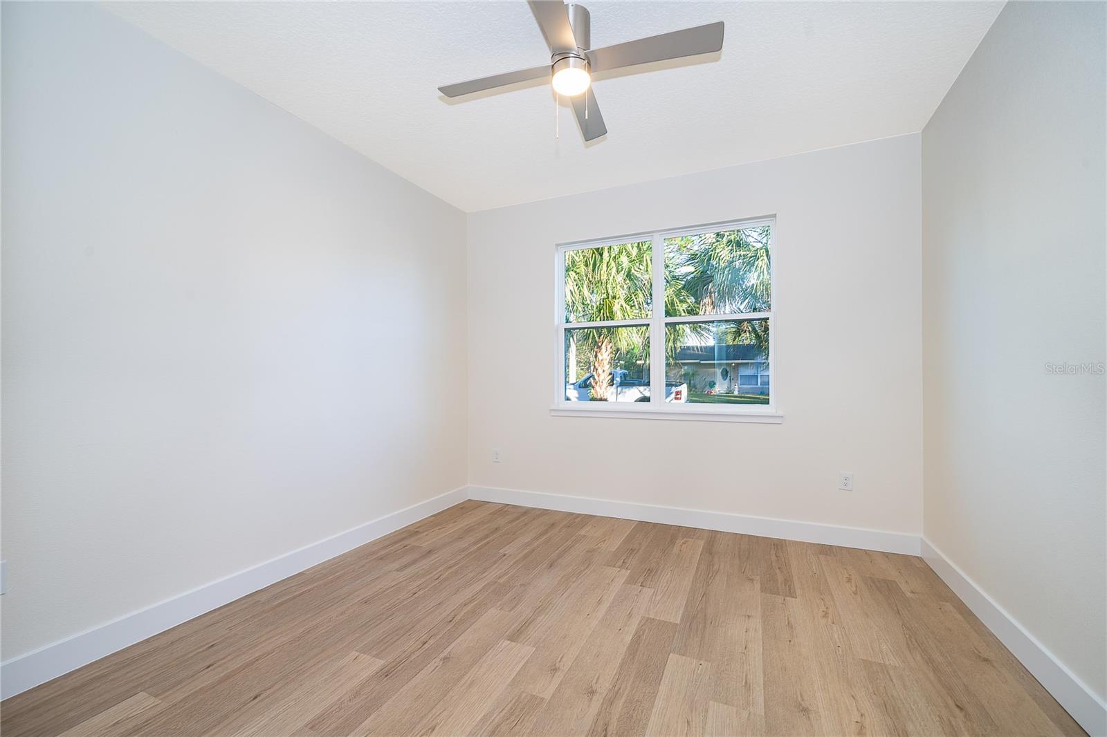 Image 18 of 24 For 200 Golden Days Drive