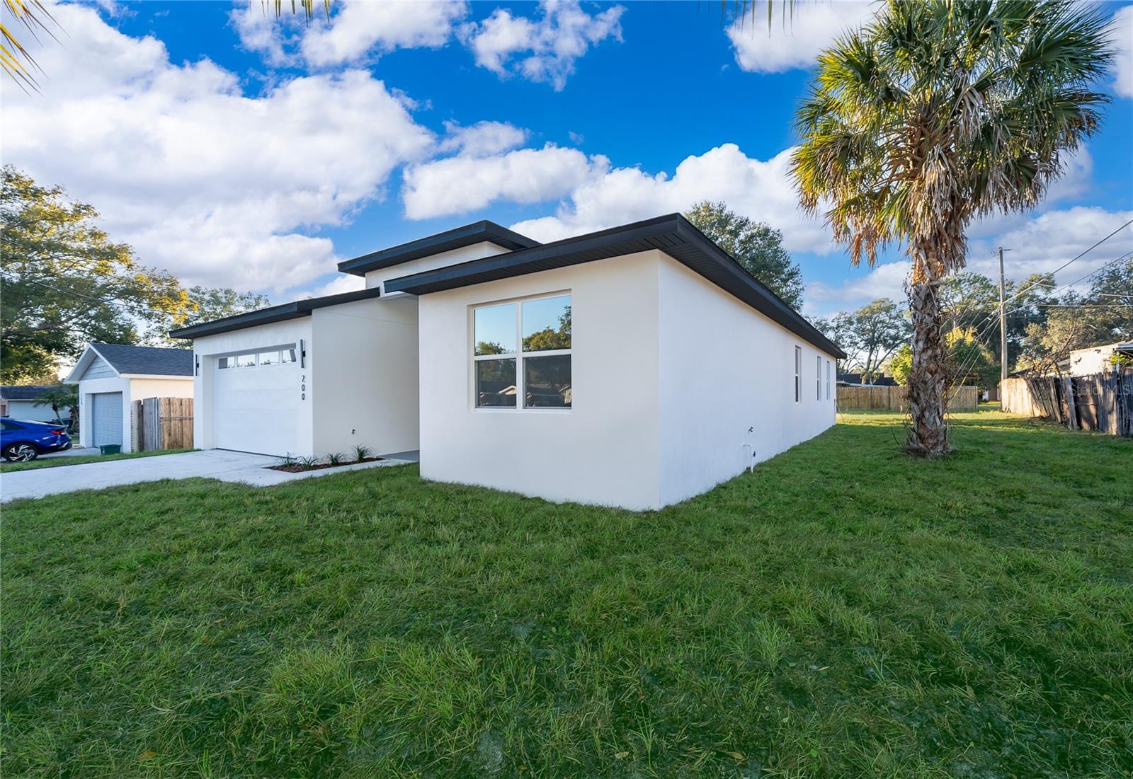 Image 3 of 24 For 200 Golden Days Drive