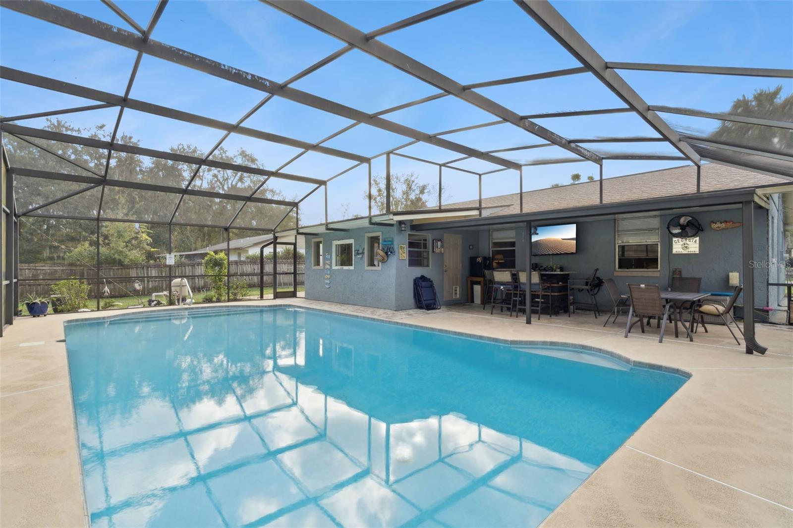 Image 2 of 36 For 1547 Center Street