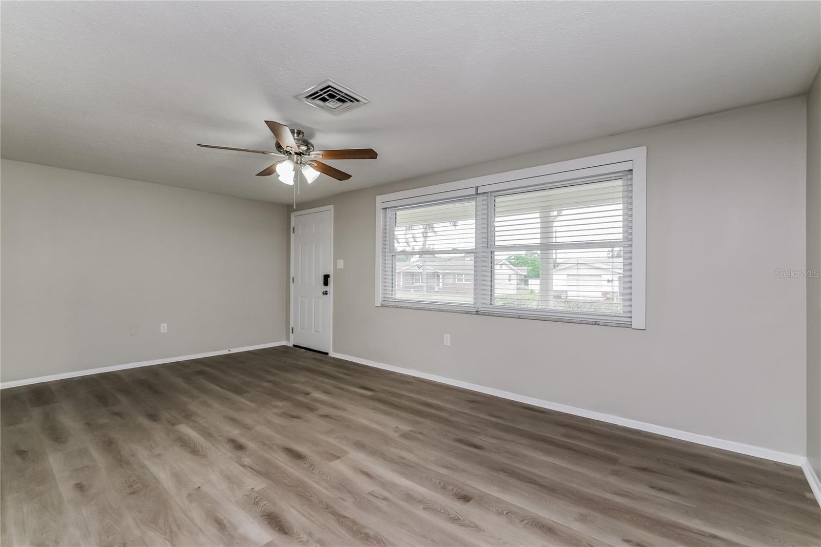 Image 2 of 16 For 5528 Daisy Drive