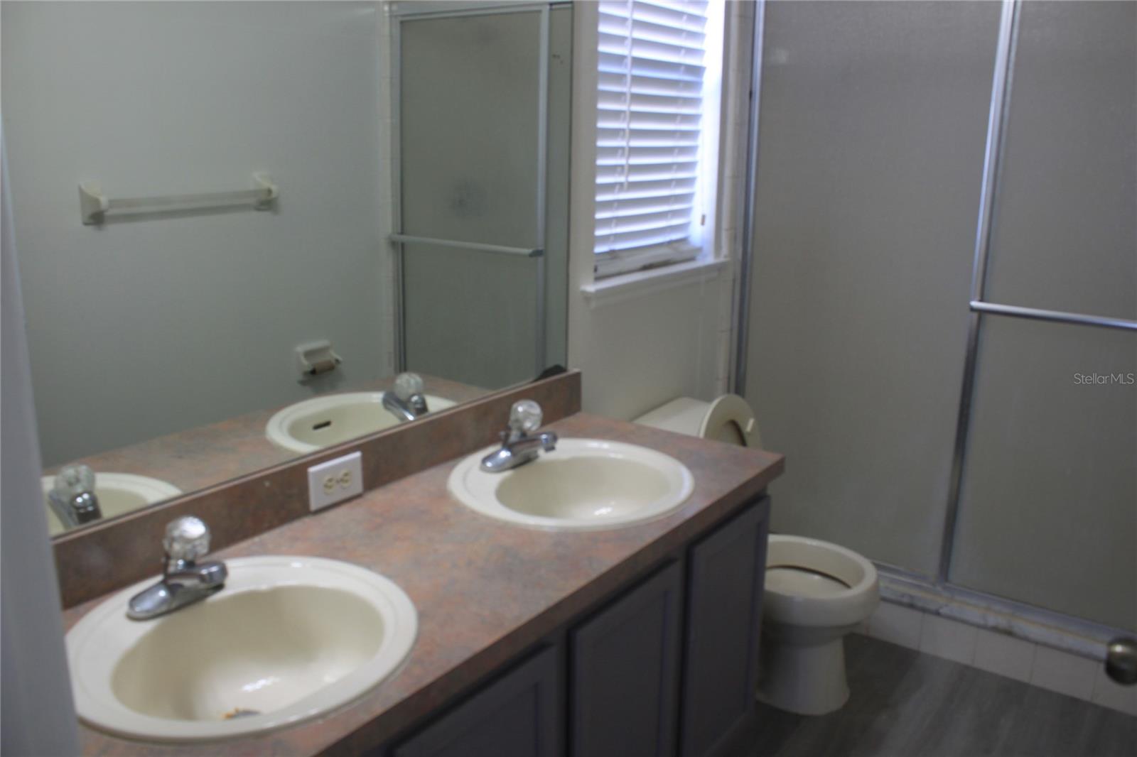 Image 12 of 24 For 1819 Meadow Pond Way