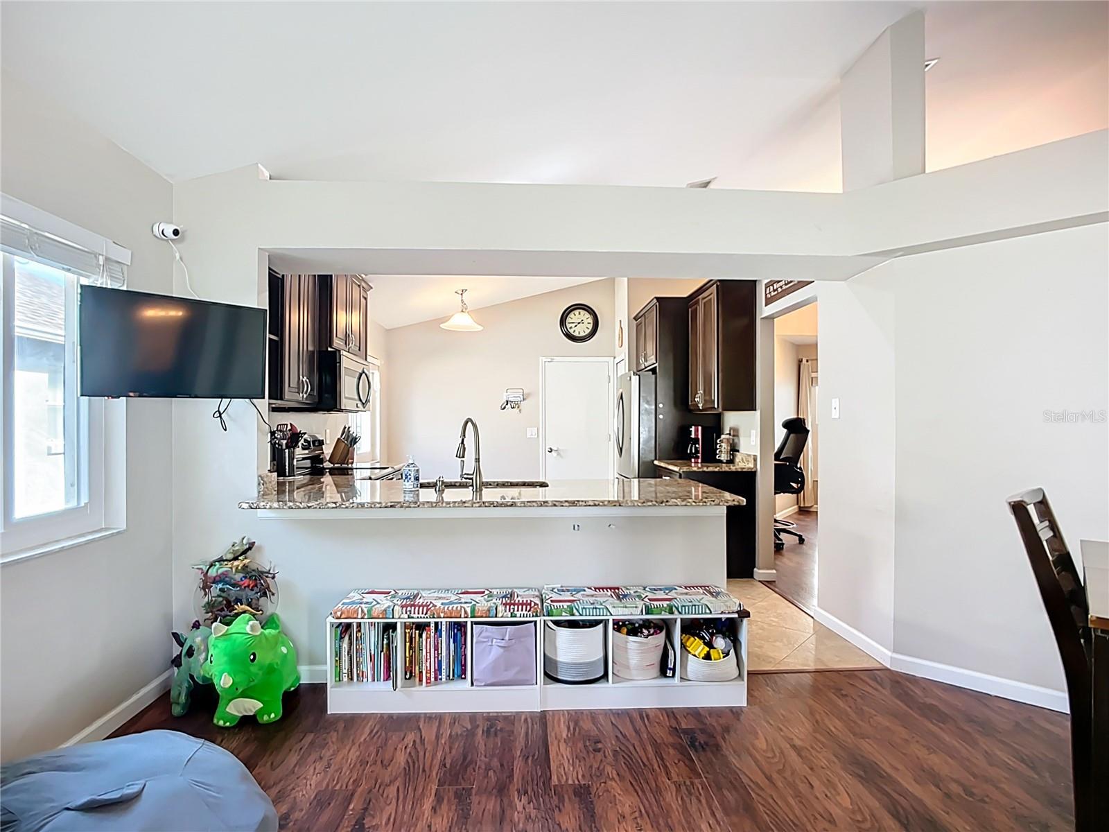 Image 22 of 46 For 1549 Chepacket Street