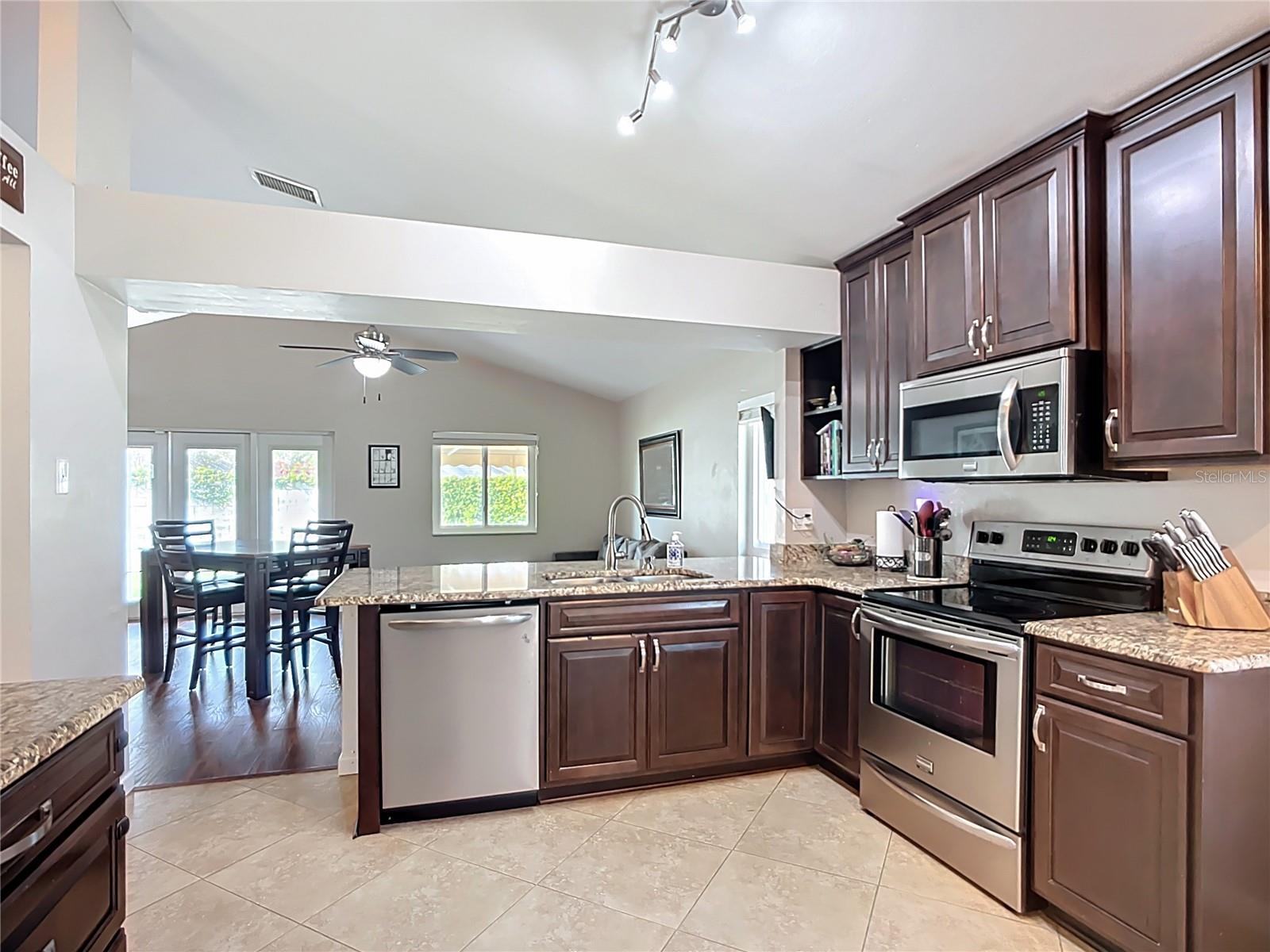 Image 24 of 46 For 1549 Chepacket Street