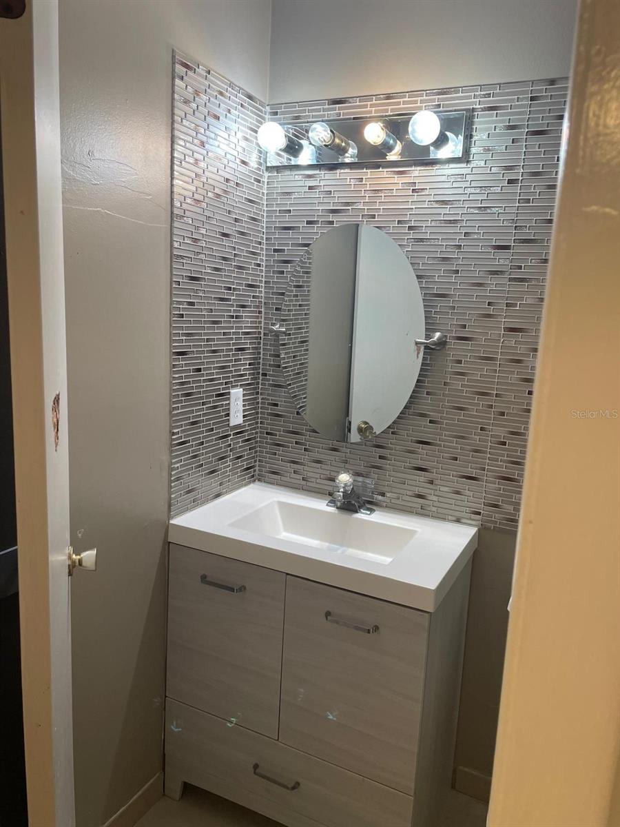 Image 15 of 21 For 837 Field Street