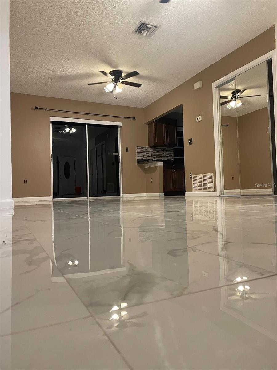 Image 17 of 21 For 837 Field Street