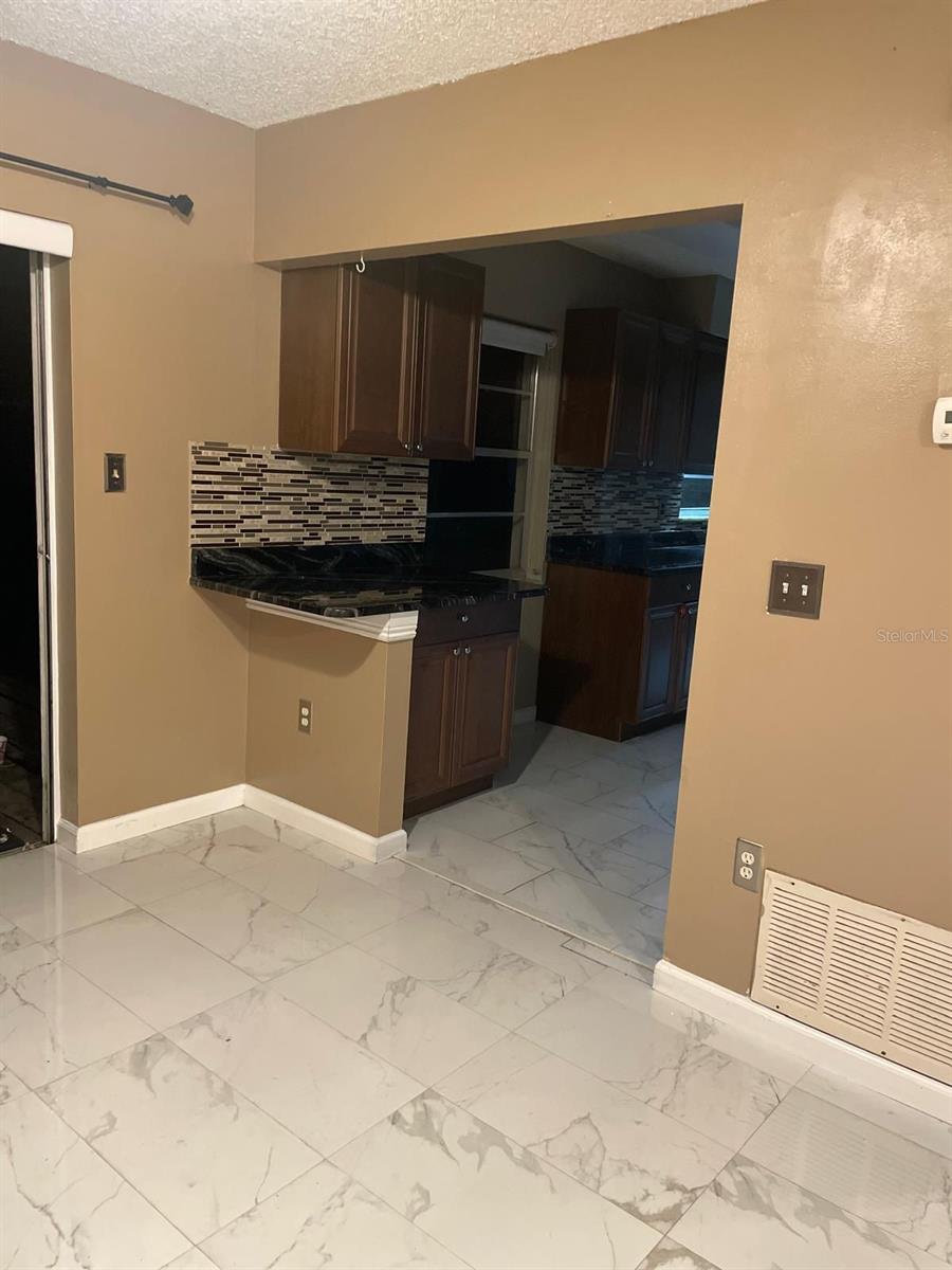 Image 19 of 21 For 837 Field Street