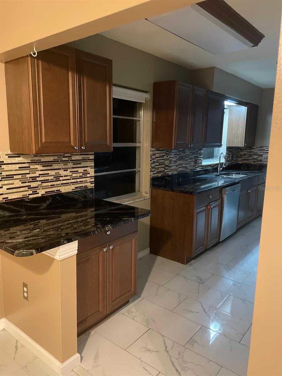 Image 7 of 21 For 837 Field Street