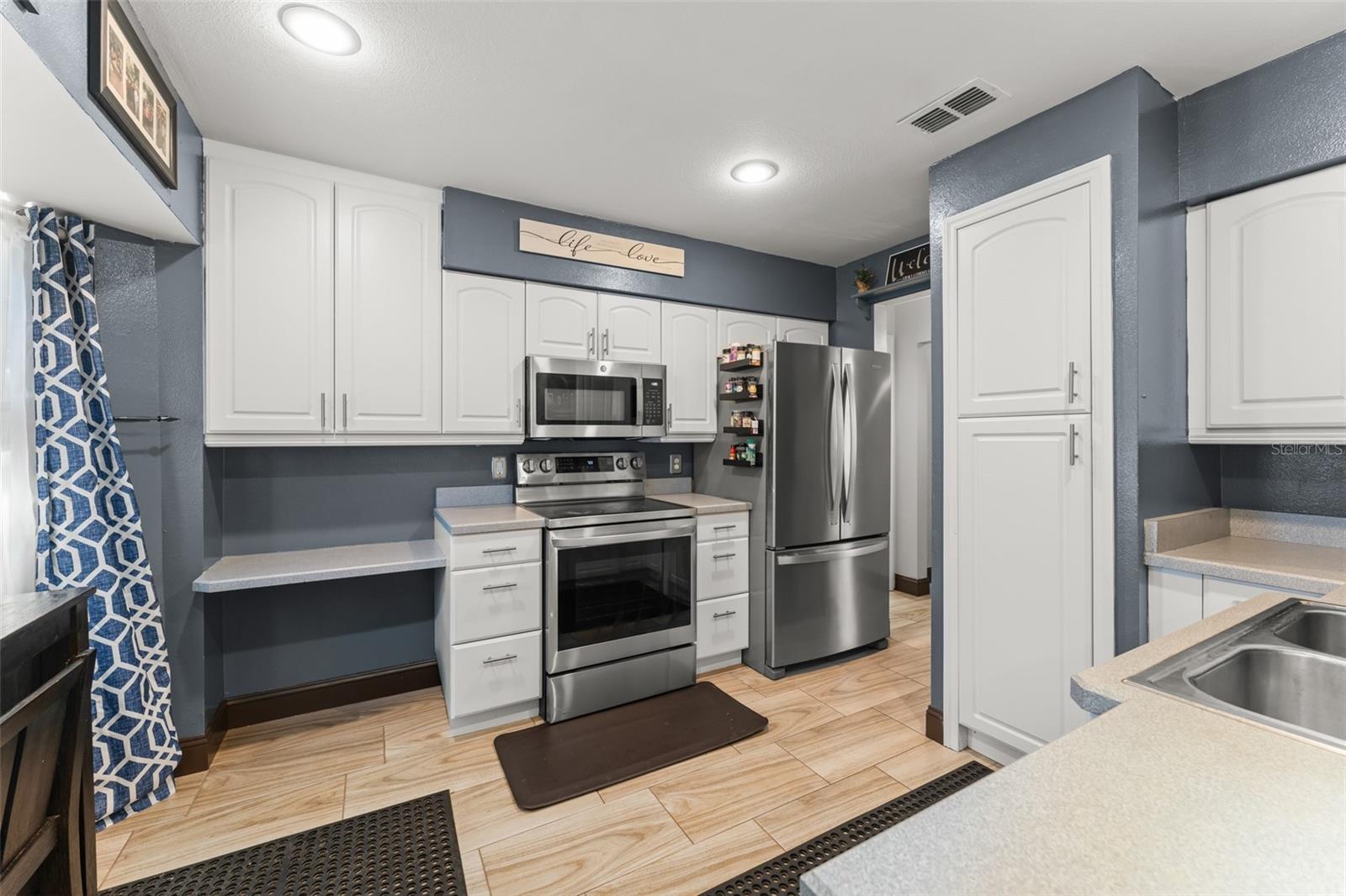 Image 21 of 38 For 961 Millenbeck Avenue