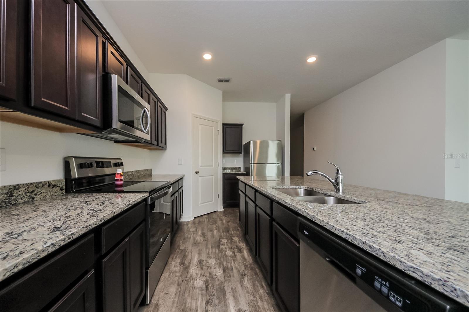 Image 5 of 16 For 1009 Hidden Drive