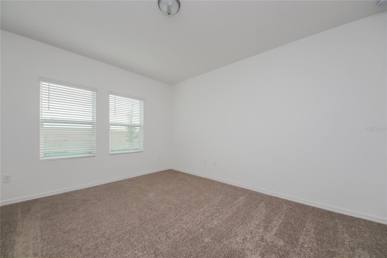 Image 7 of 16 For 1009 Hidden Drive