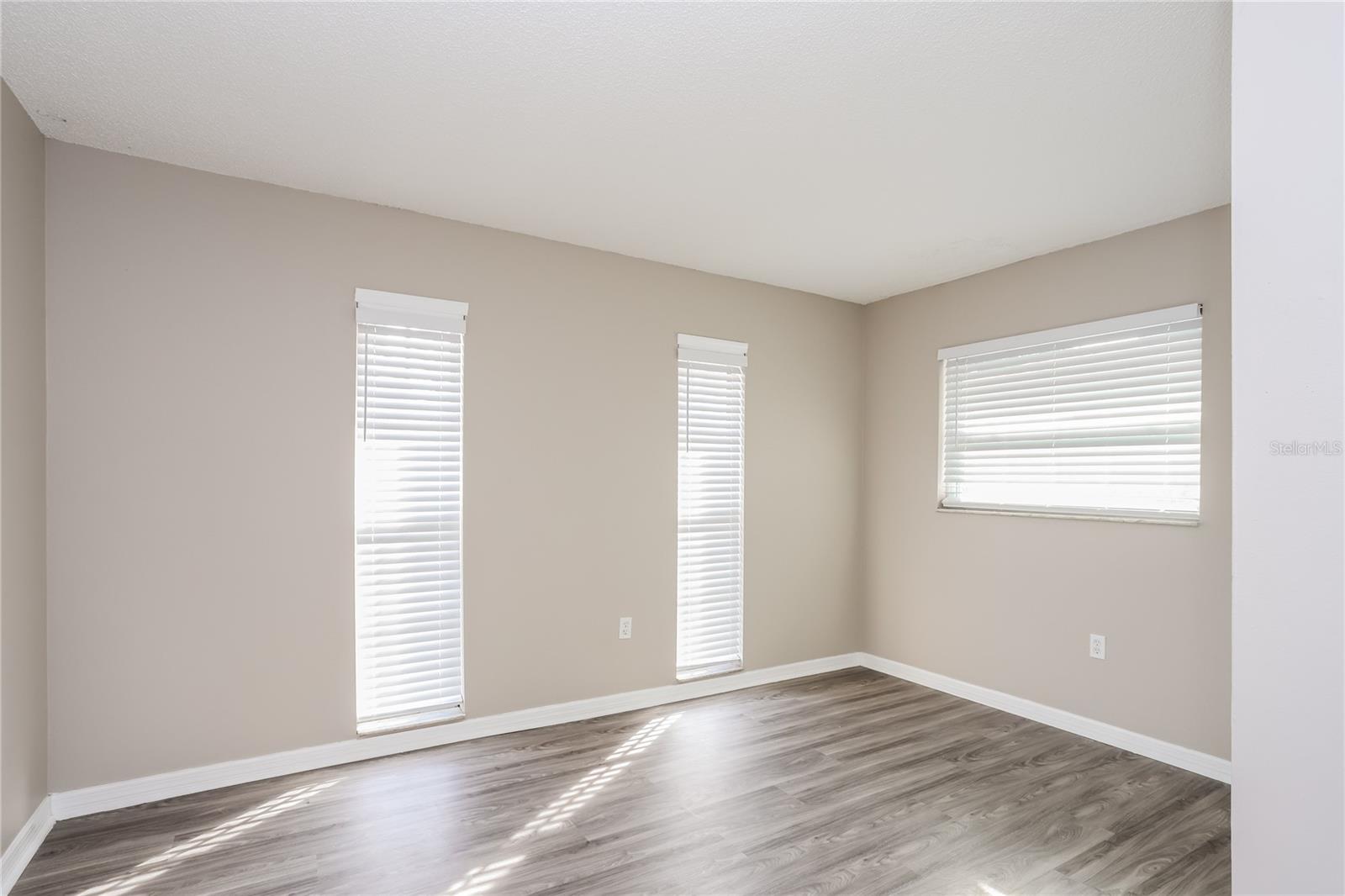 Image 11 of 16 For 4108 12th Avenue W