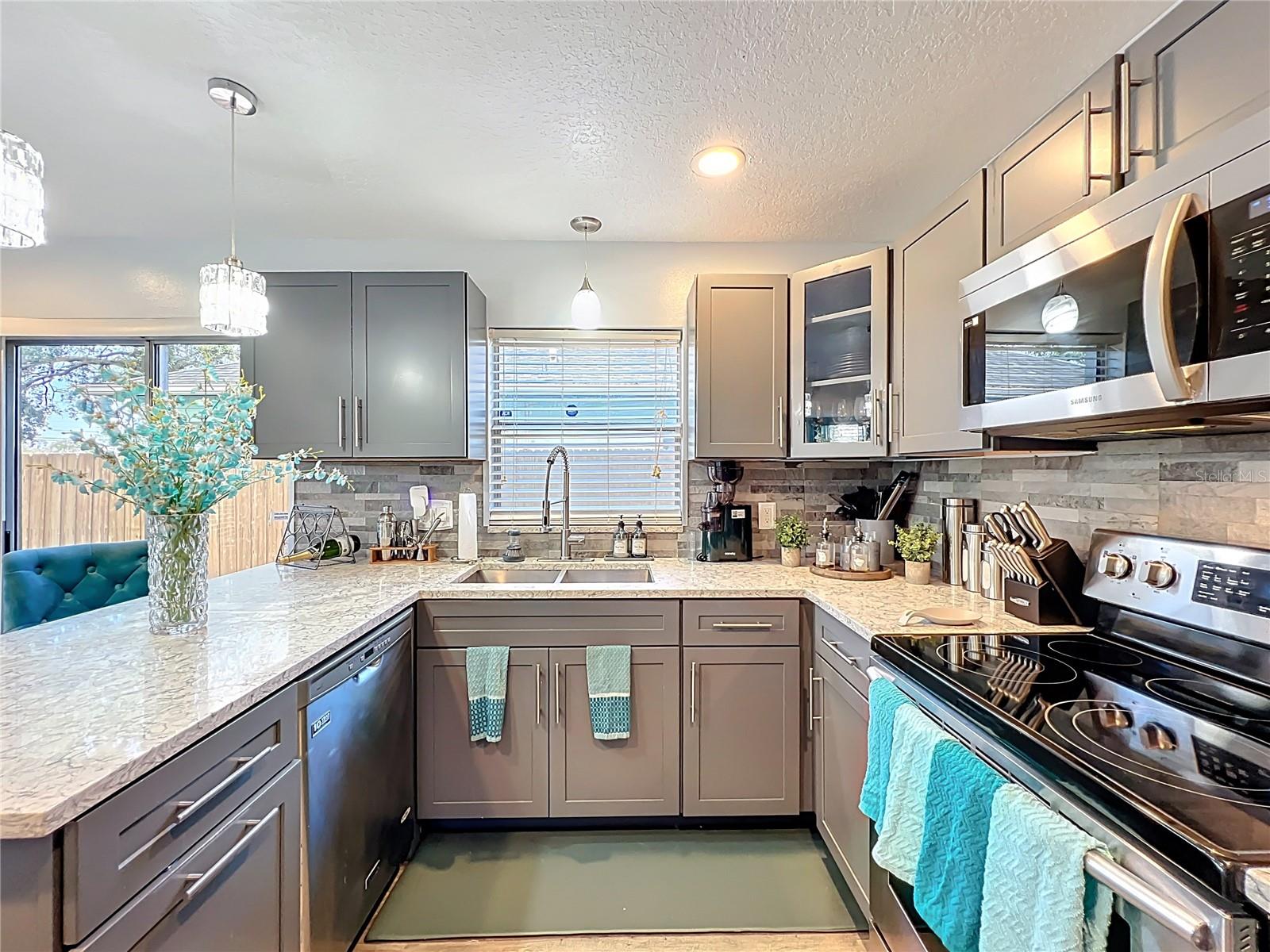 Image 14 of 44 For 2716 Curry Woods Drive