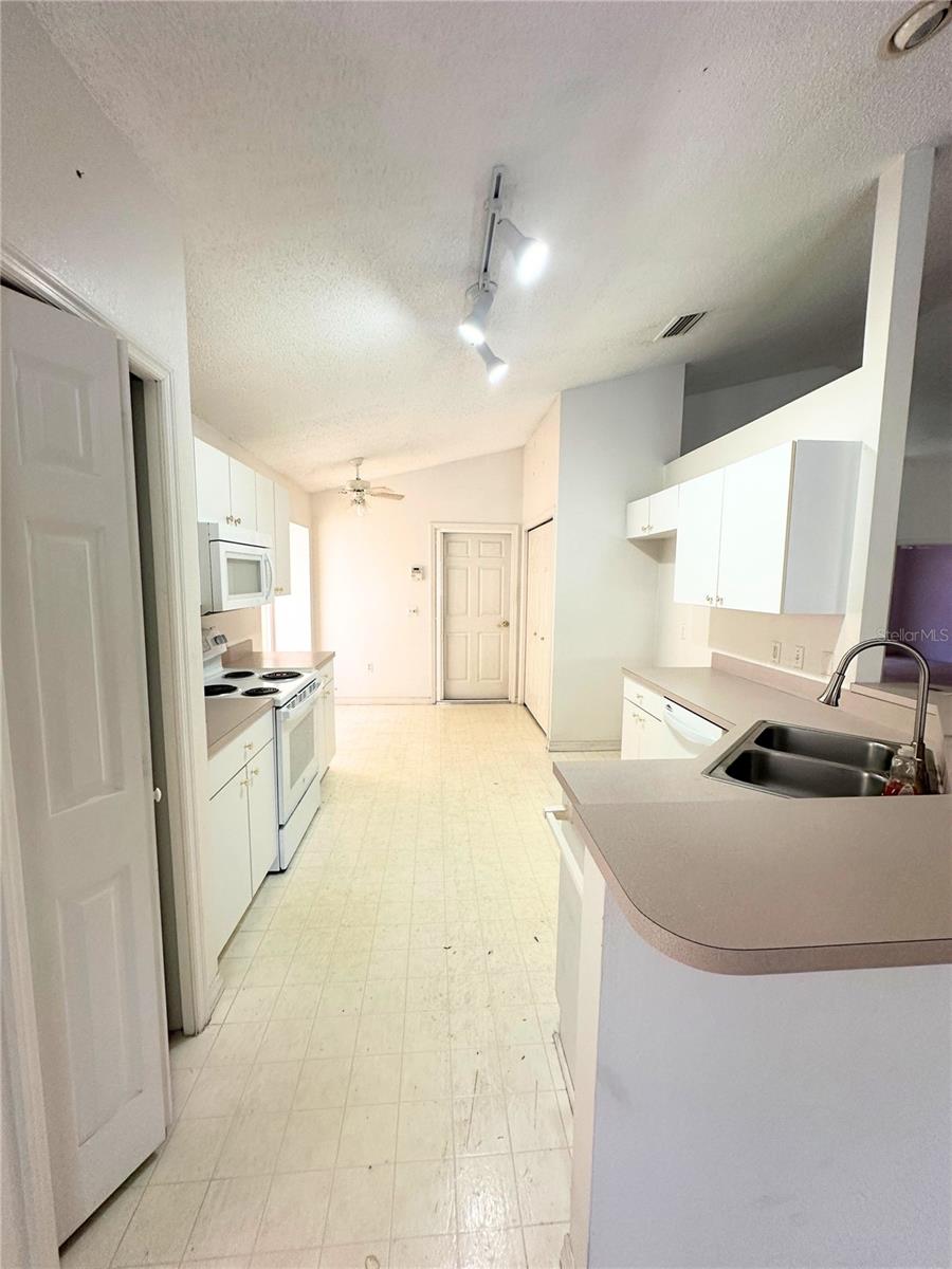 Image 4 of 20 For 1011 Tequesta Trail