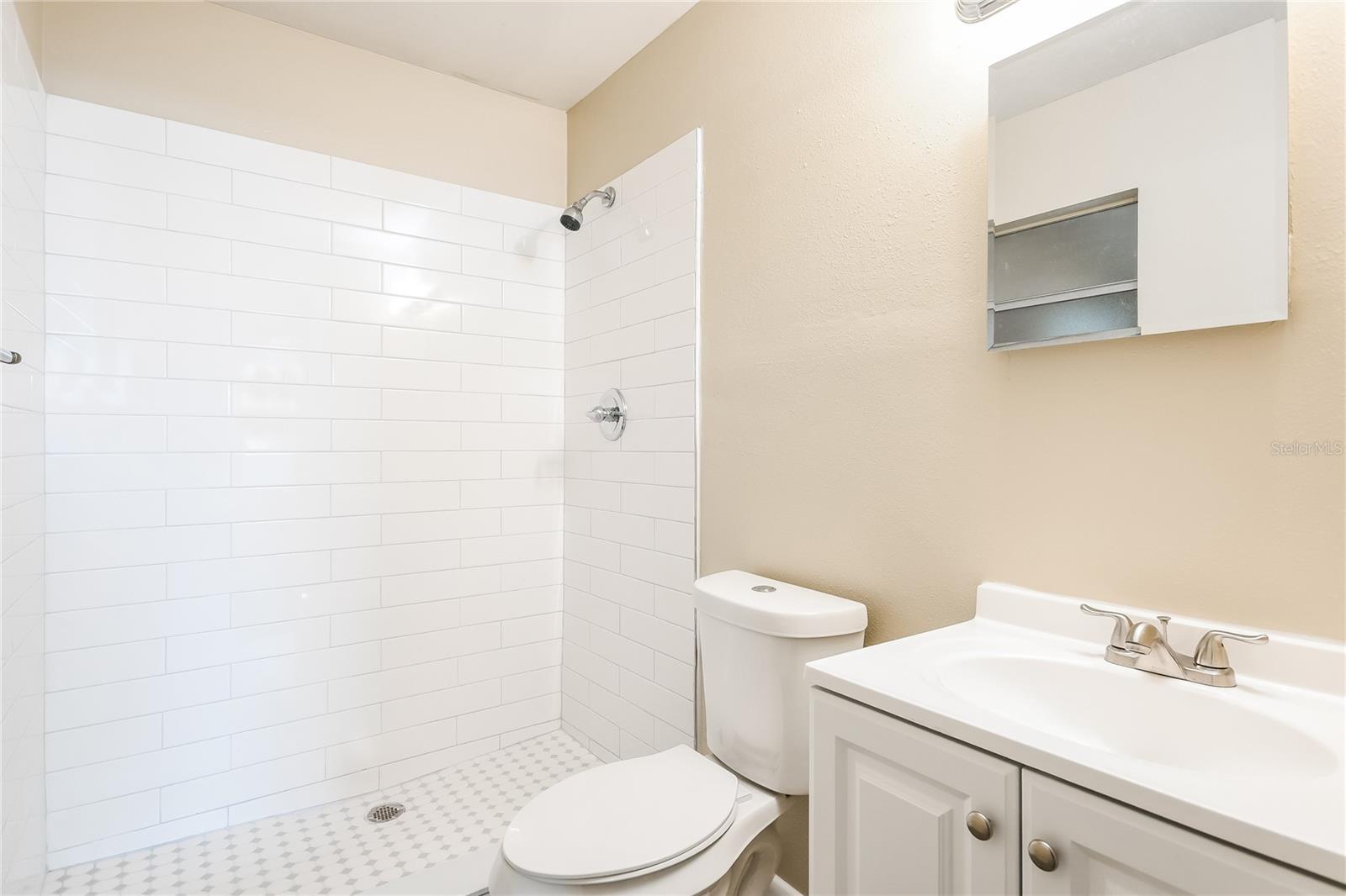 Image 11 of 16 For 2853 Magnolia Avenue