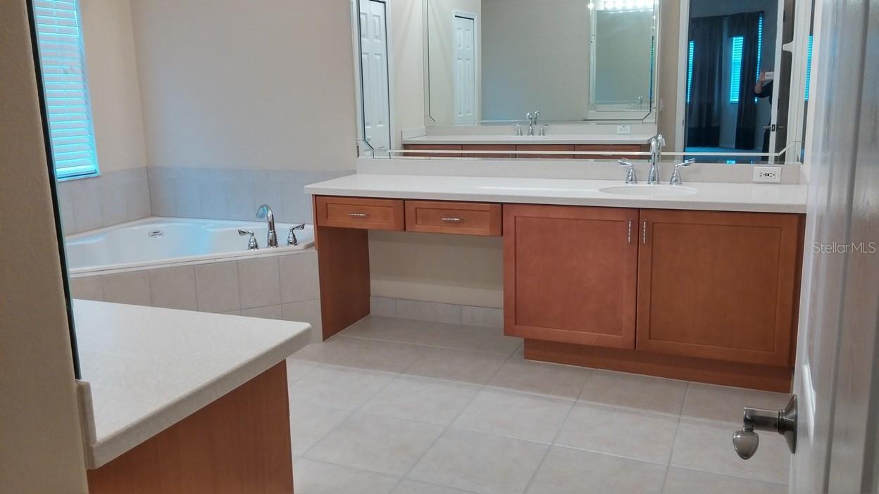 Image 11 of 13 For 2664 Valiant Drive