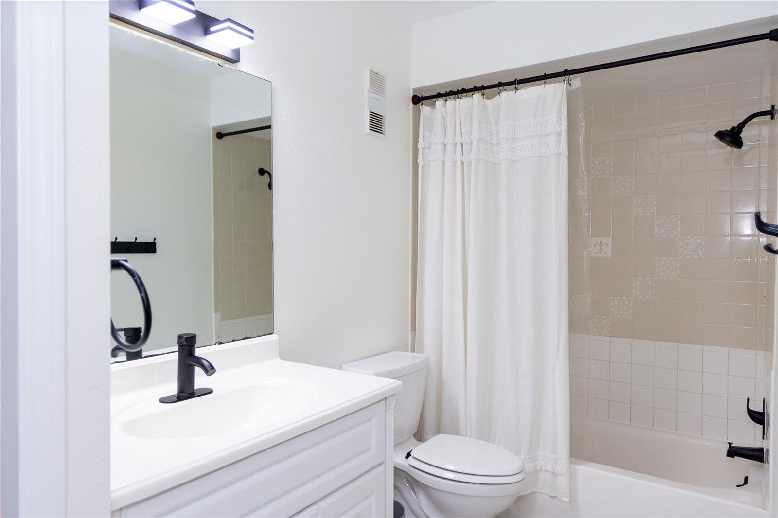 Image 17 of 19 For 1794 Park Avenue