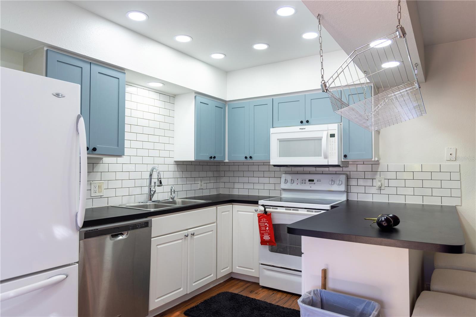 Image 5 of 19 For 1794 Park Avenue