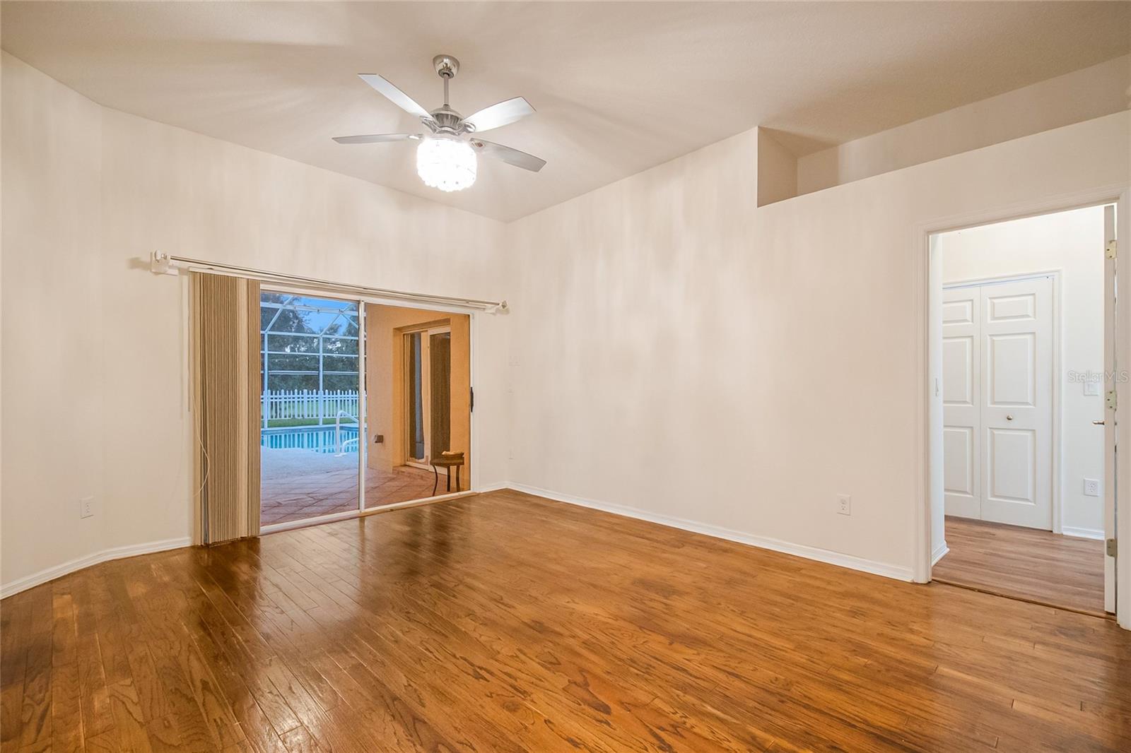 Image 24 of 74 For 229 Strathmore Circle