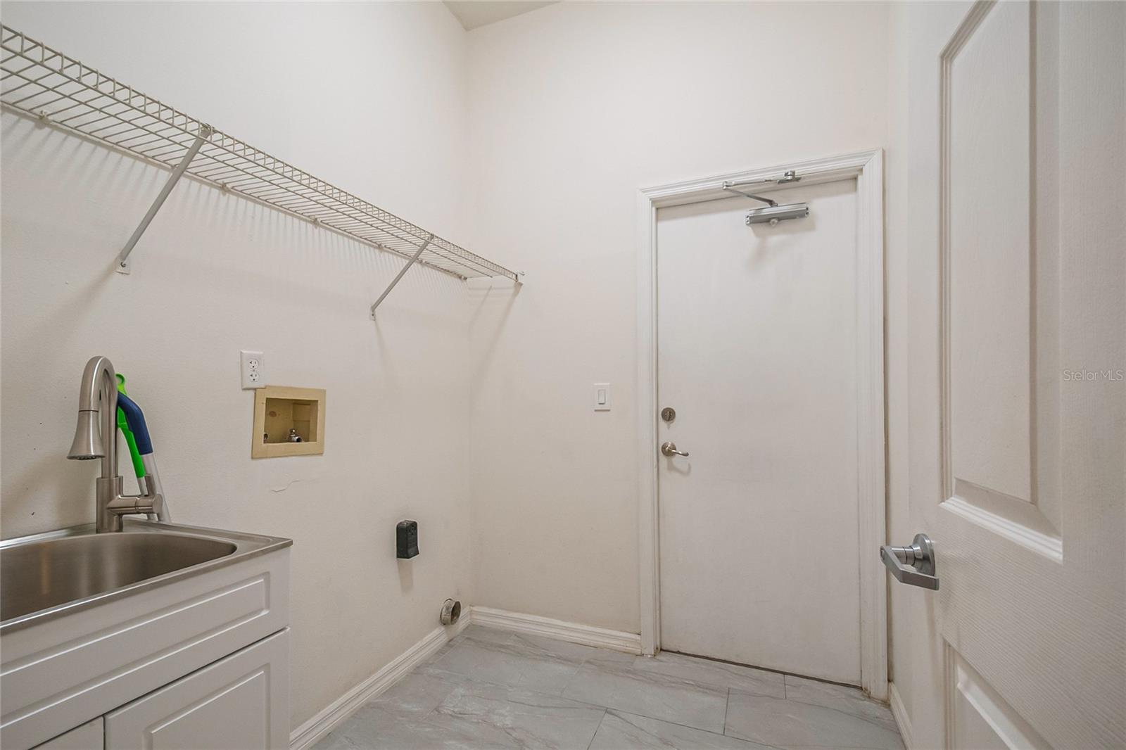 Image 41 of 74 For 229 Strathmore Circle