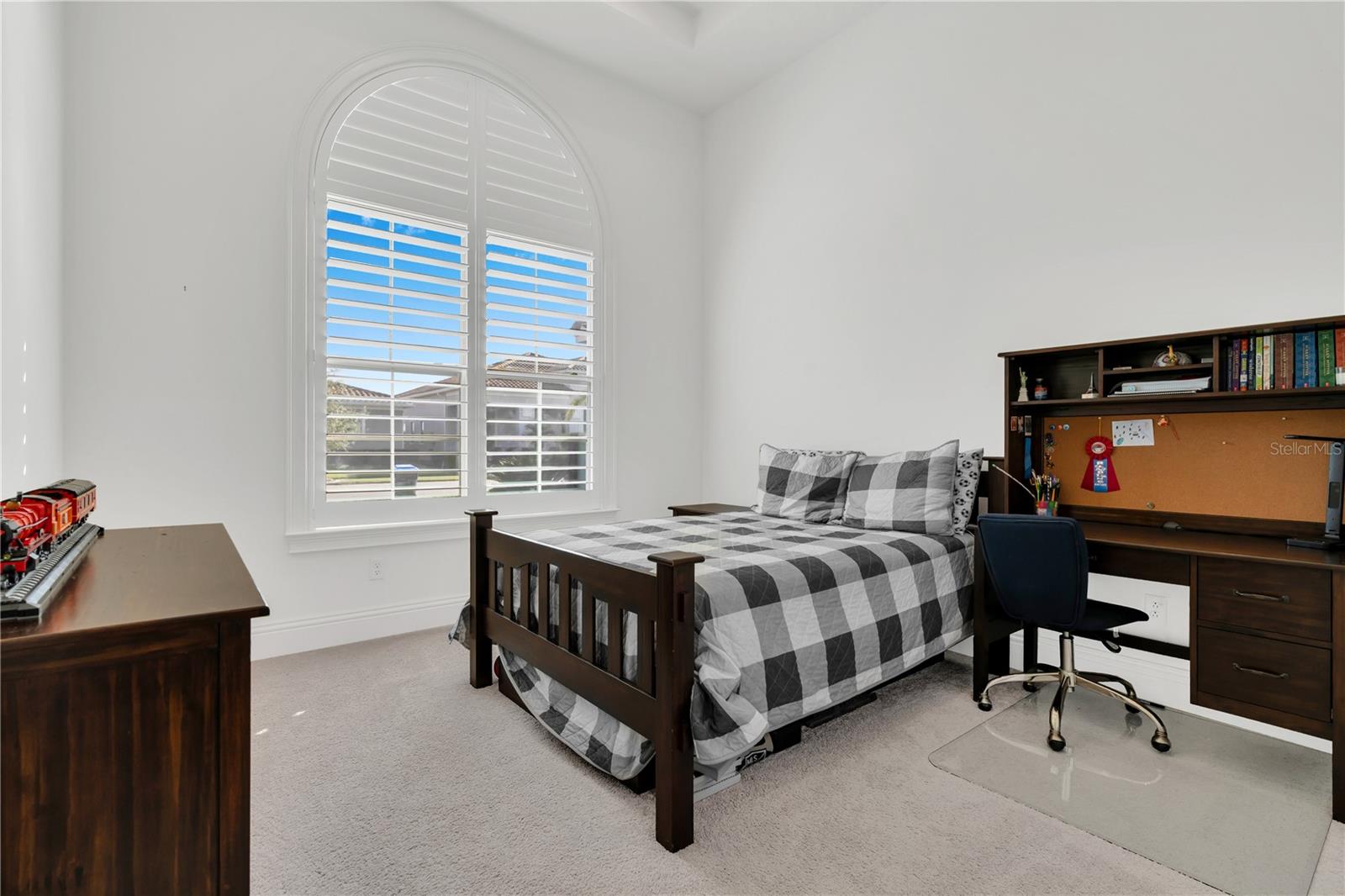 Image 27 of 74 For 13826 Abberwick Drive