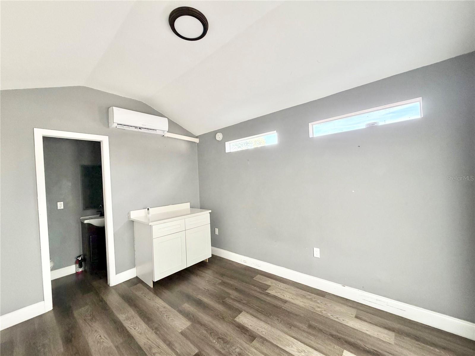 Image 39 of 40 For 2223 Amherst Avenue 2