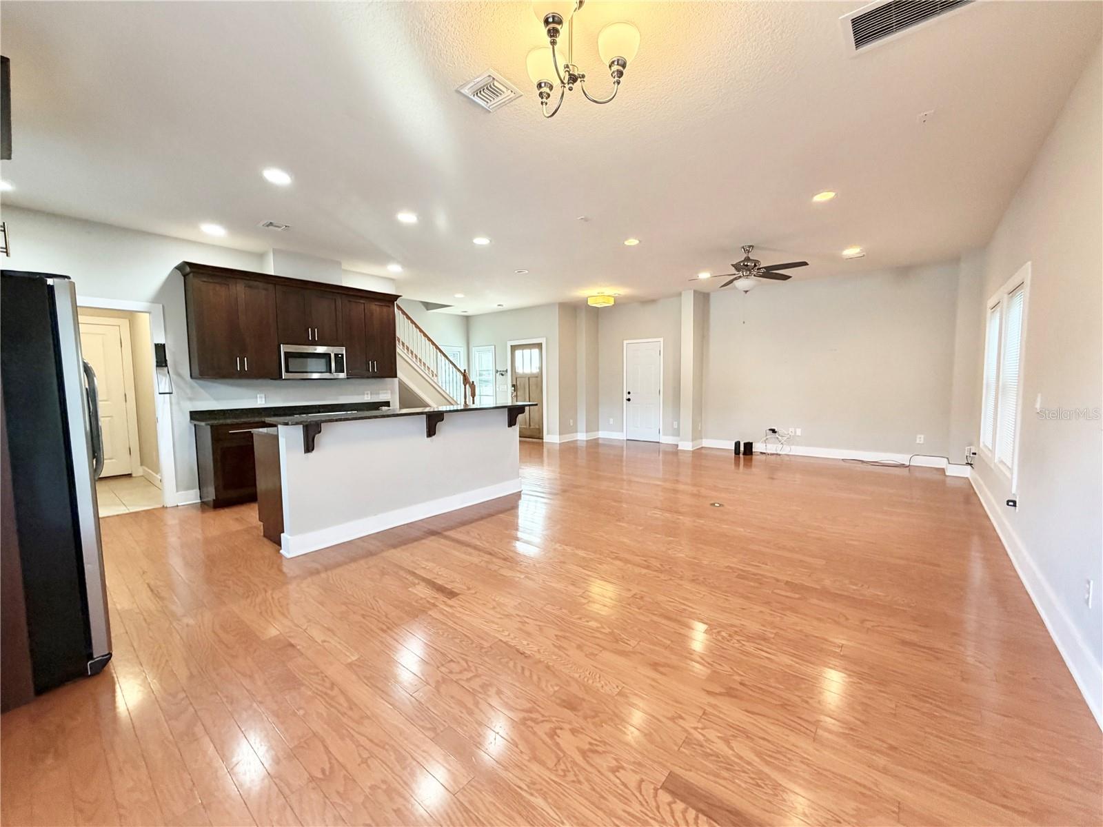 Image 4 of 40 For 2223 Amherst Avenue 2