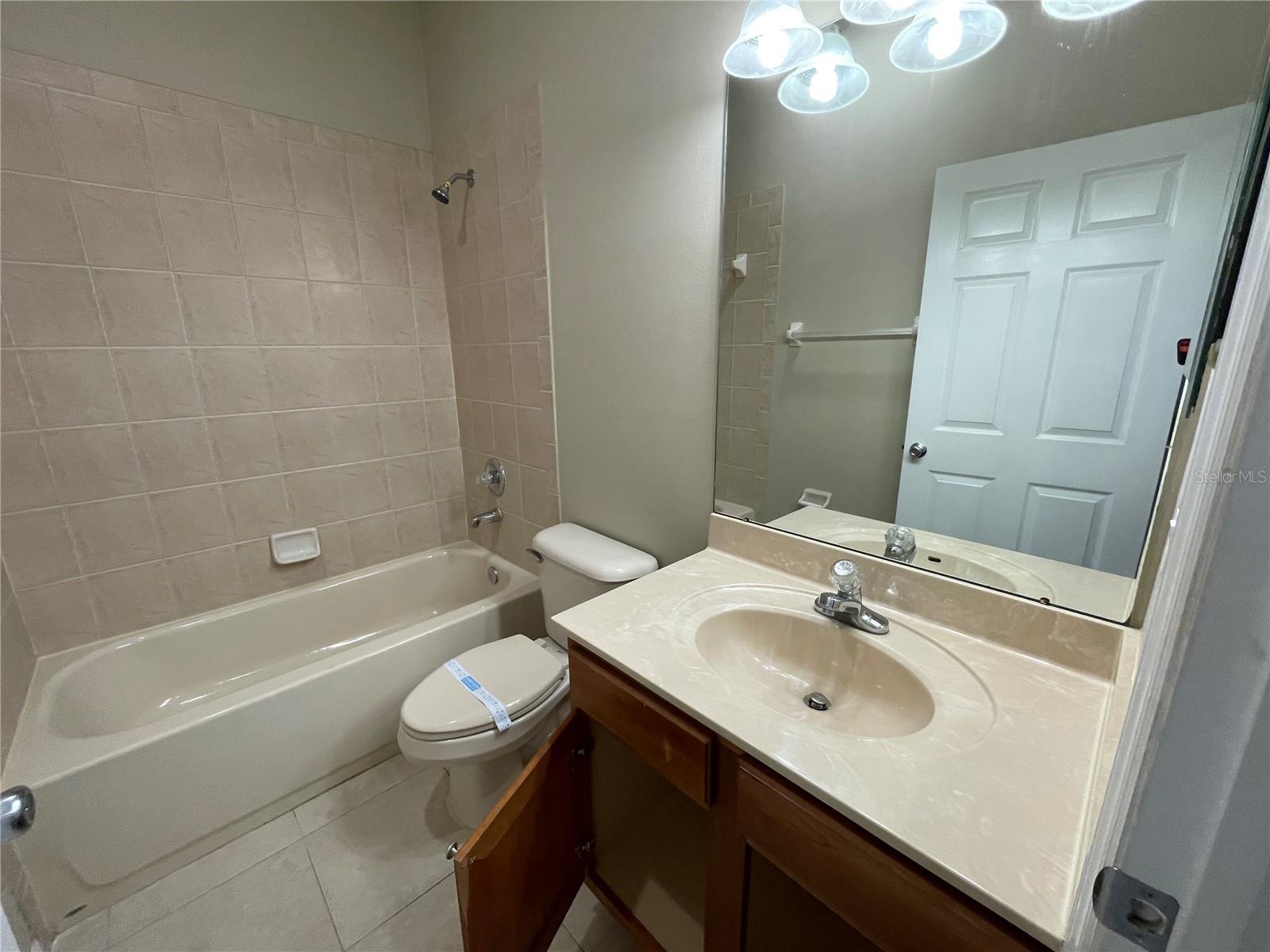 Image 11 of 16 For 16161 Colchester