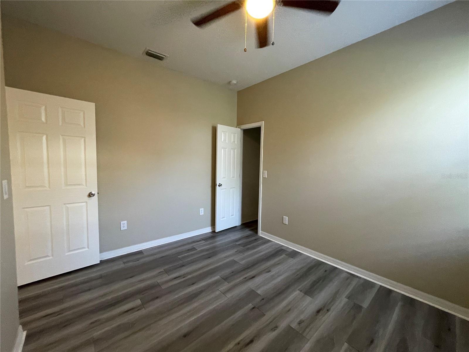 Image 9 of 16 For 16161 Colchester