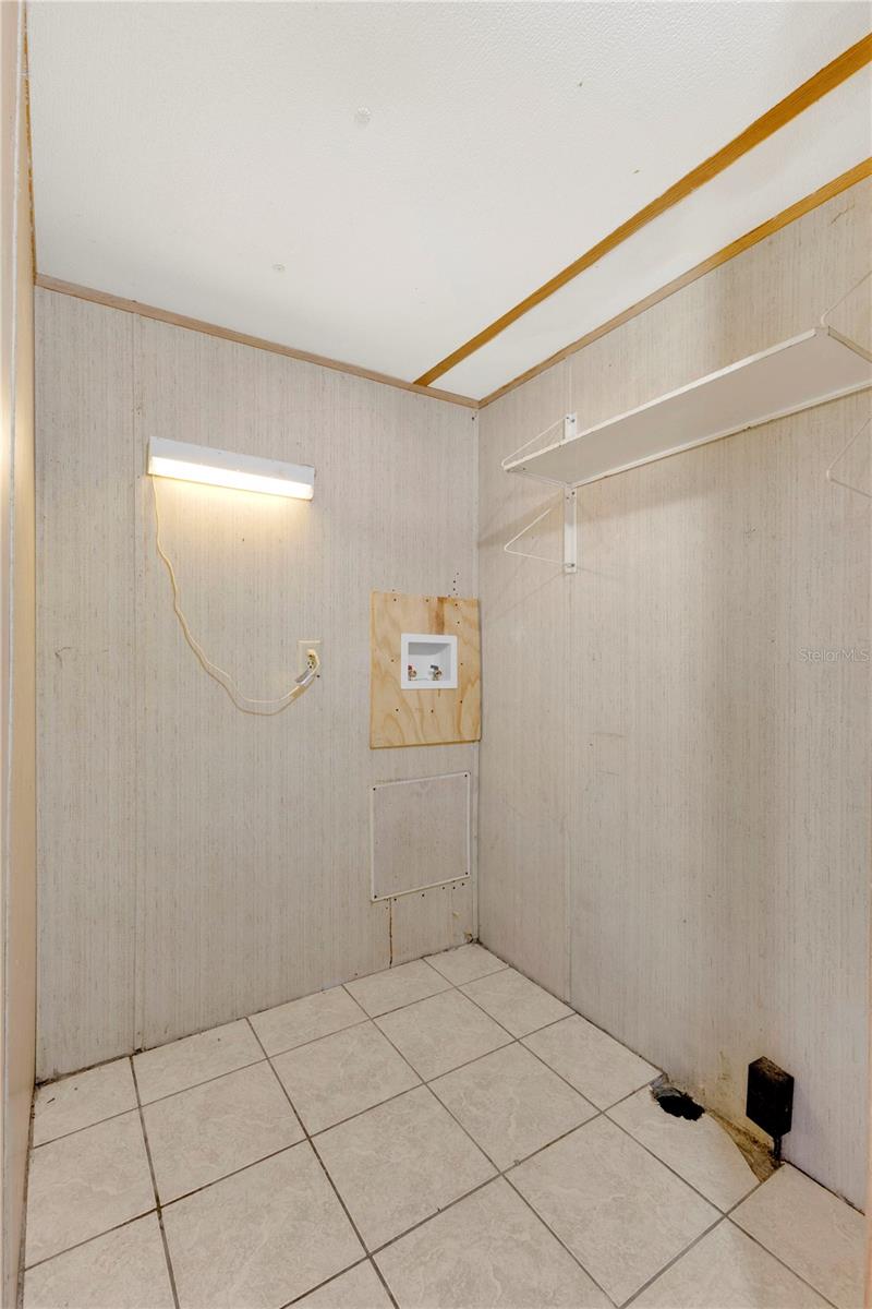 Image 13 of 31 For 829 Mckay Street